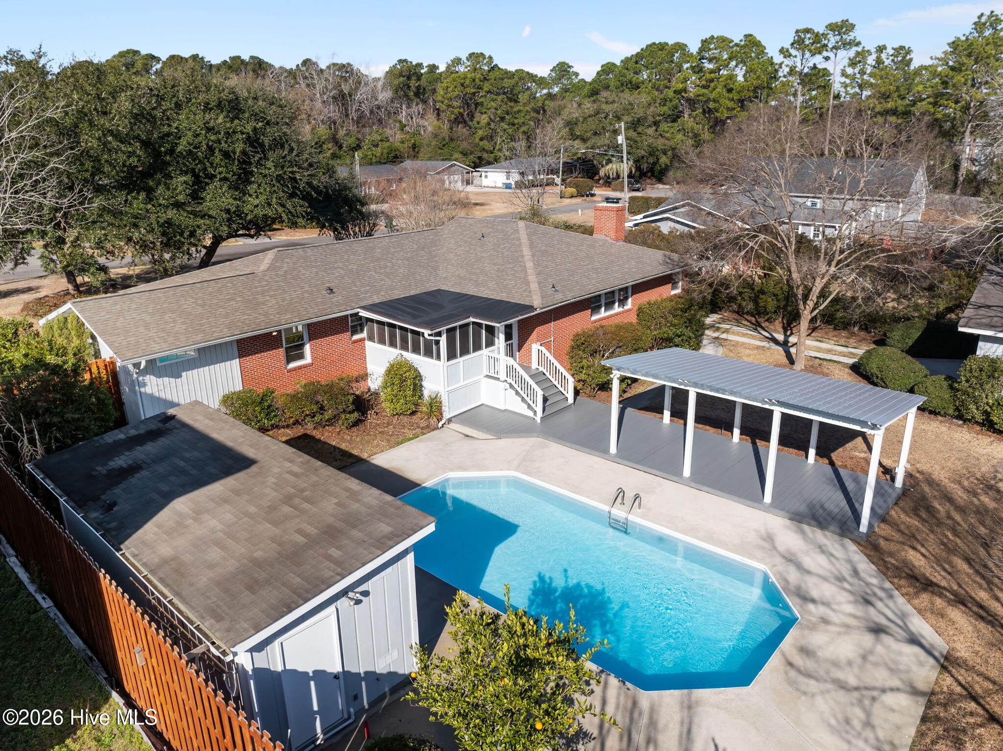 100548221 | Photo 54