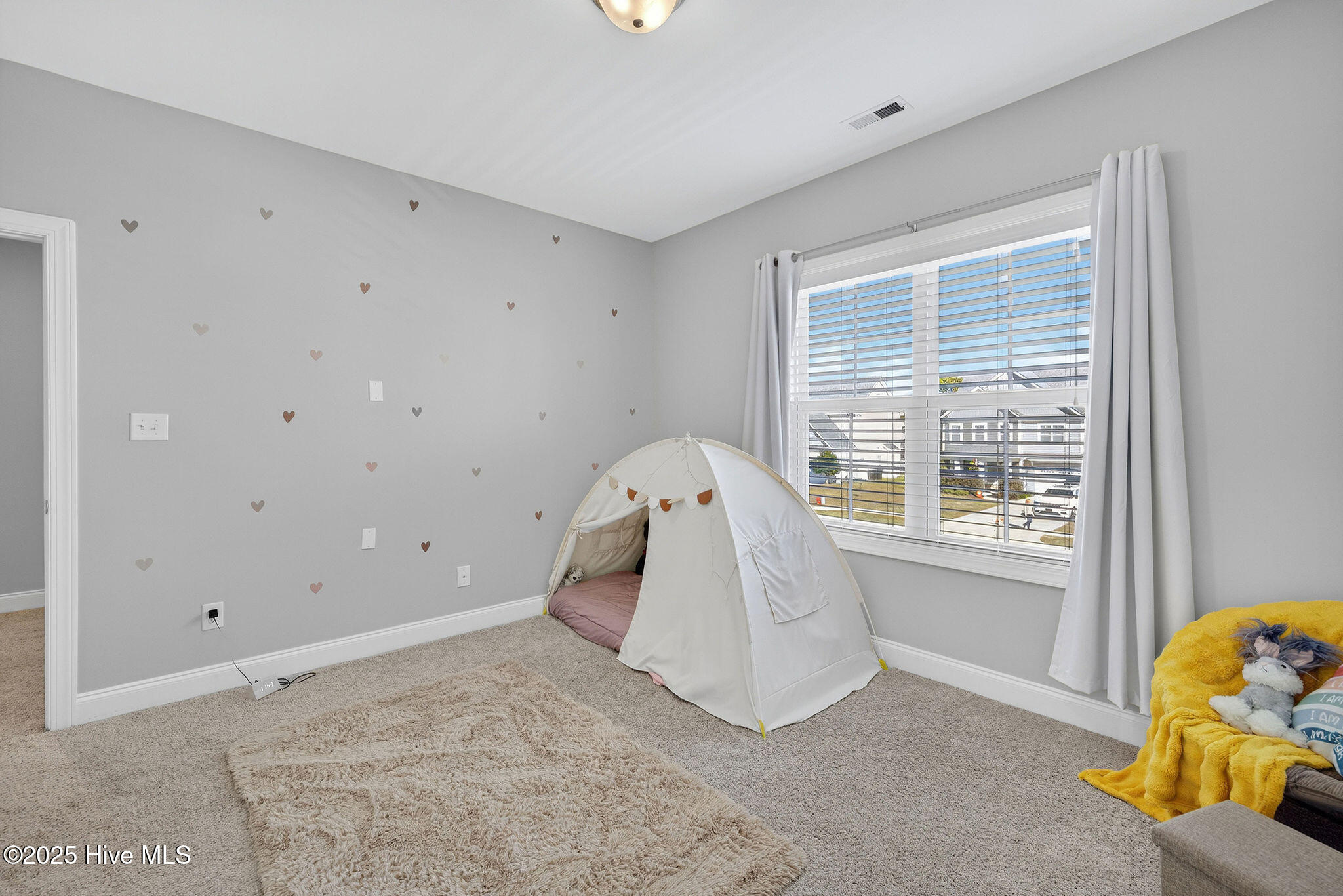 100541825 | Photo 34