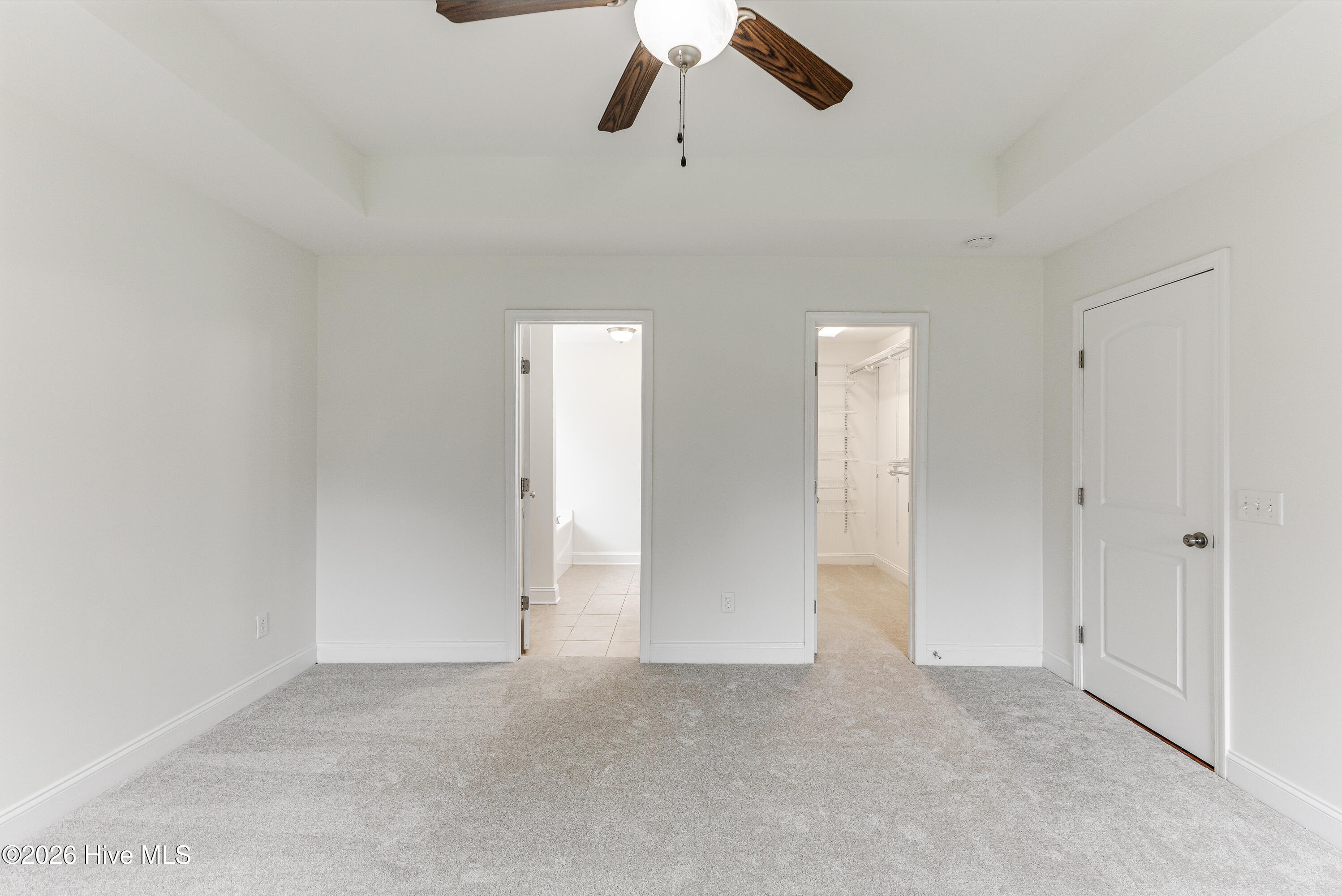 100562129 | Photo 27