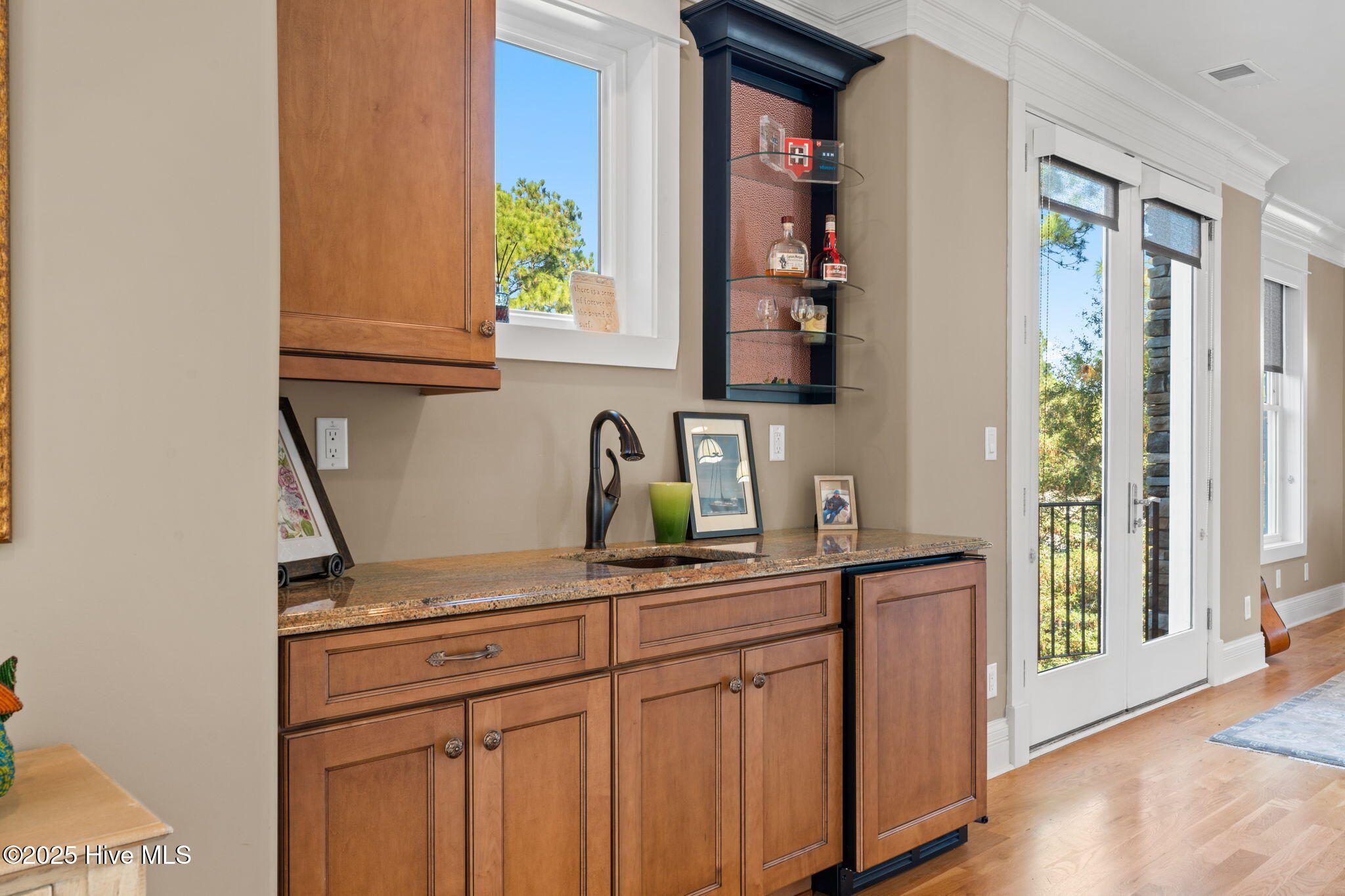 100540302 | Photo 57