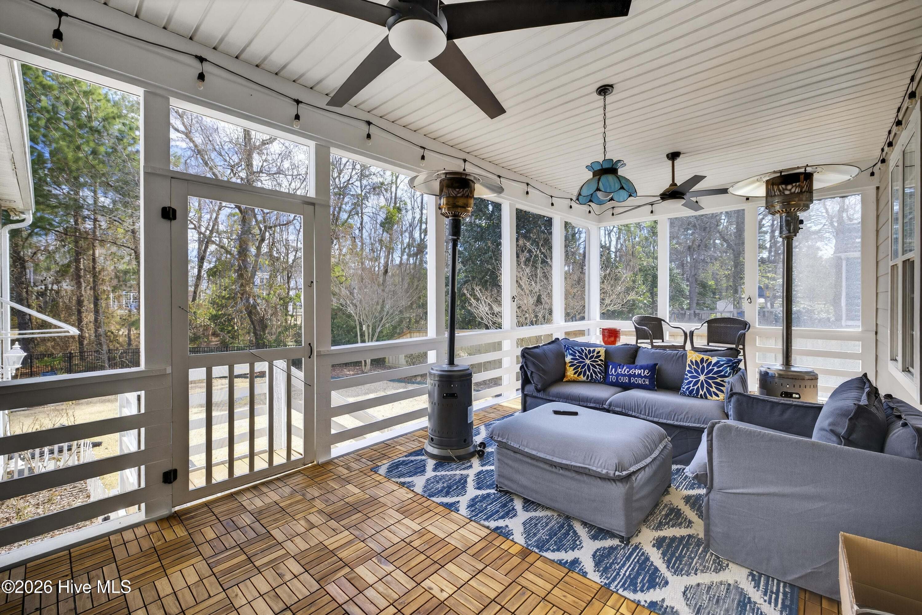 100564705 | Photo 40