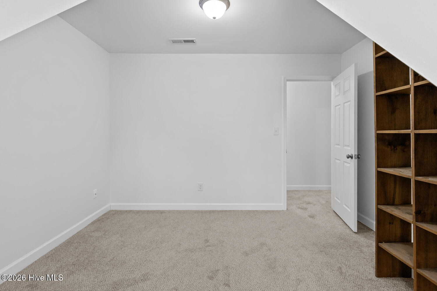 100553312 | Photo 30