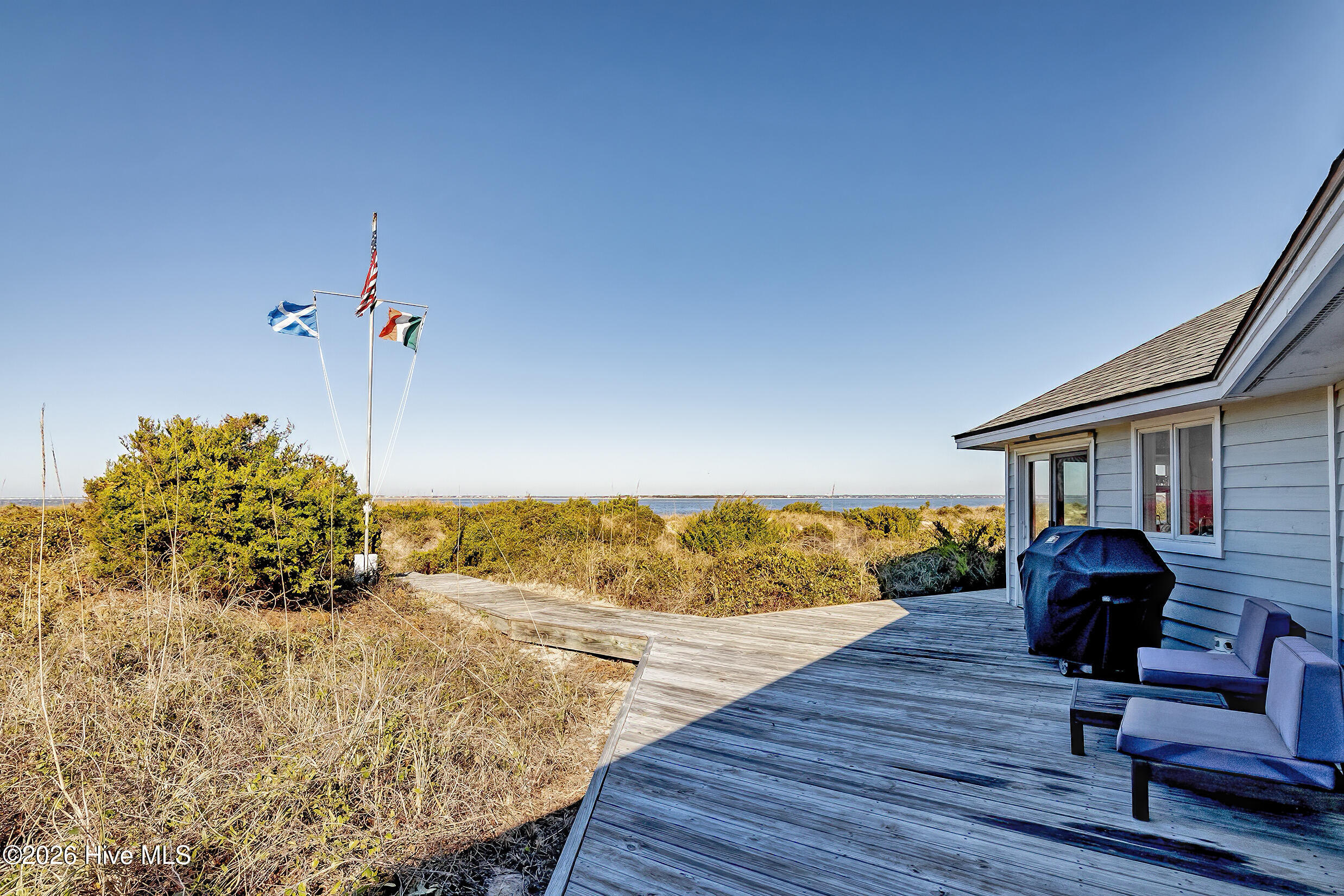 100560271 | Photo 53