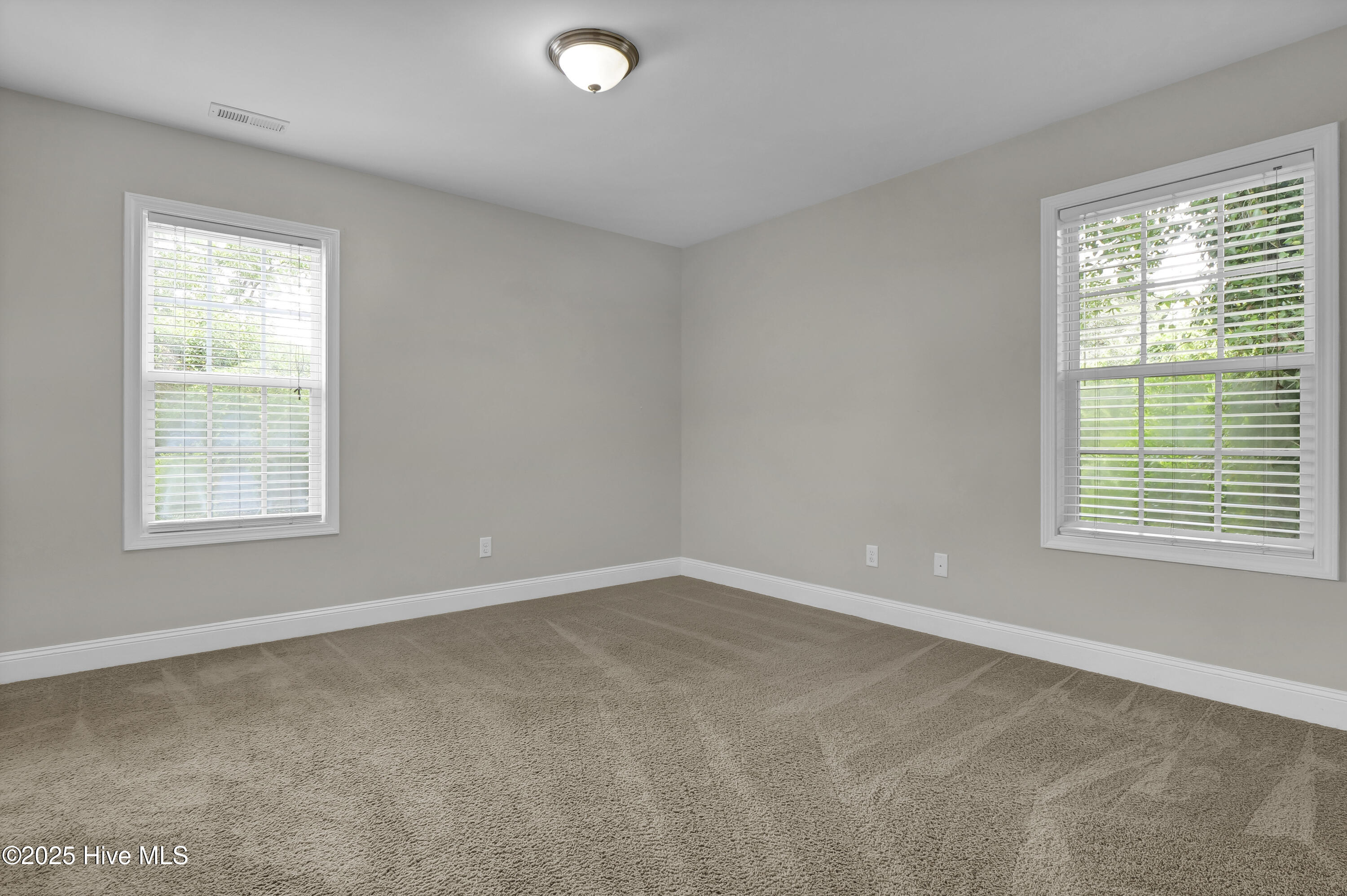 100531492 | Photo 16