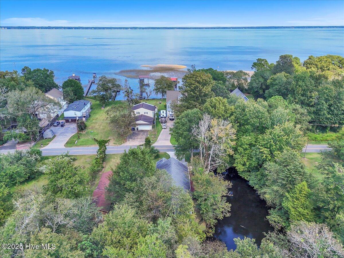 Homes for sale in Lake Waccamaw, NC | 3412 Waccamaw Shores Rd, Lake Waccamaw, NC 28450 | MLS# 100532414