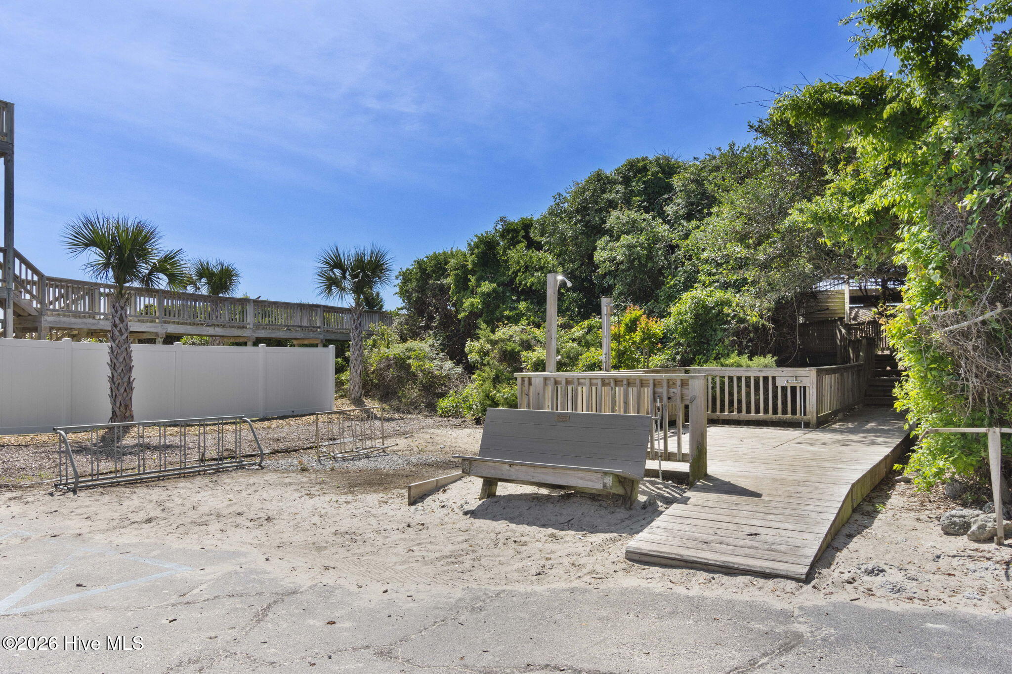 100565691 | Photo 66