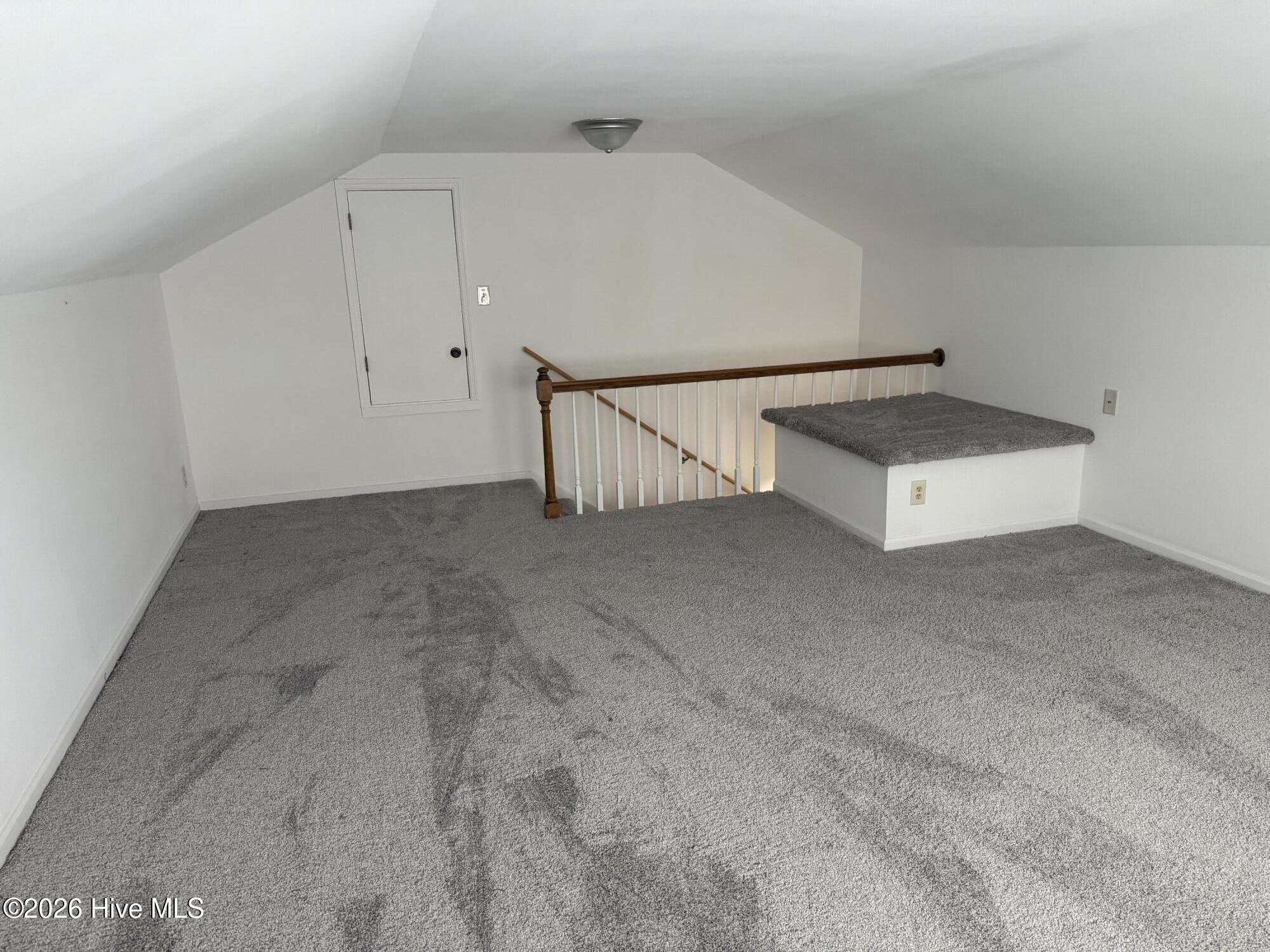 100570594 | Photo 15