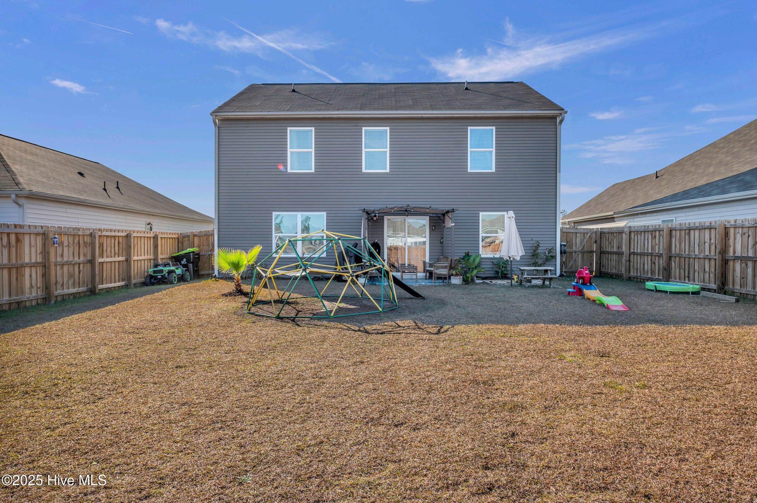 100543422 | Photo 30