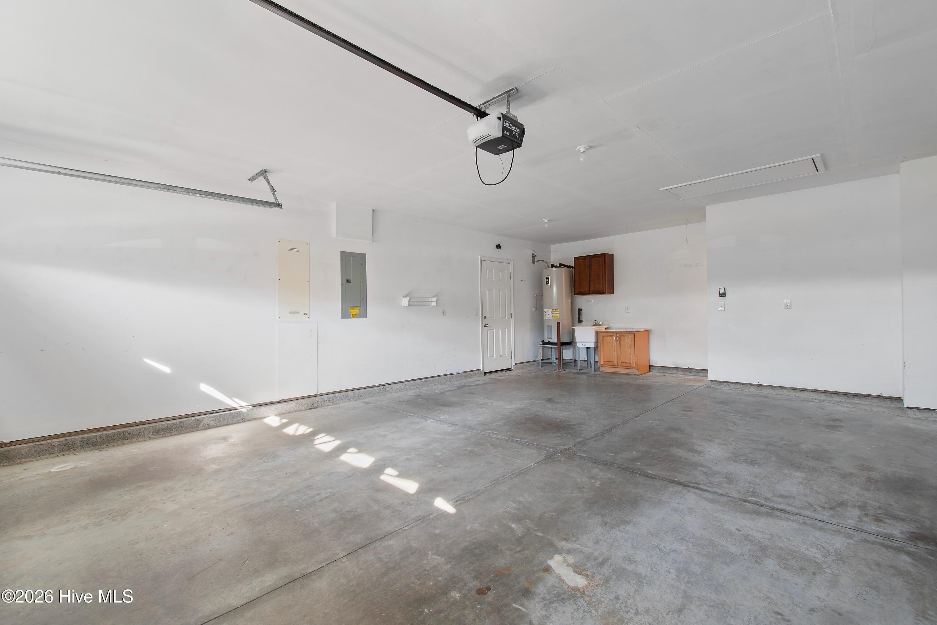 100560224 | Photo 37