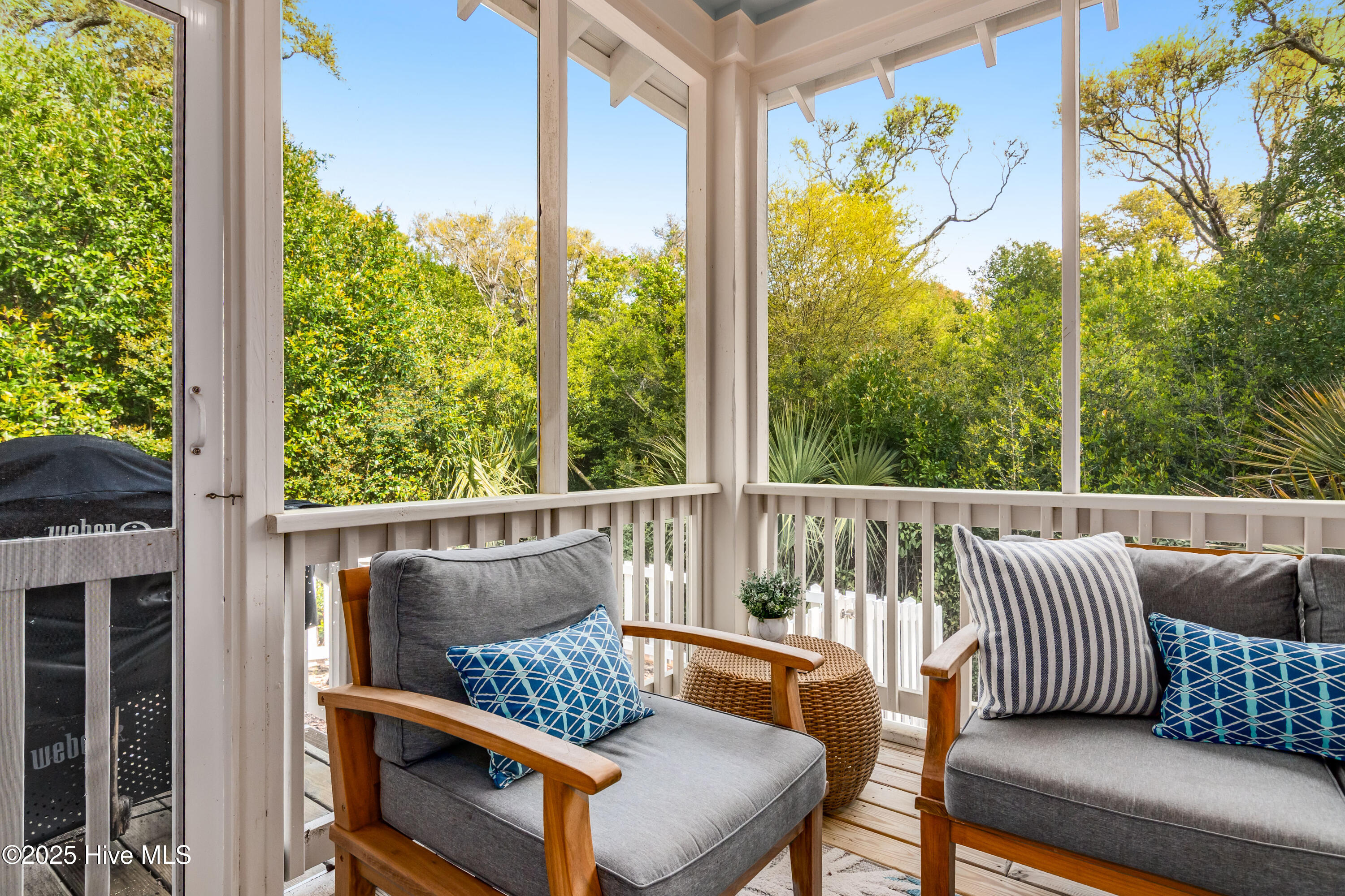 100501018 | Photo 27