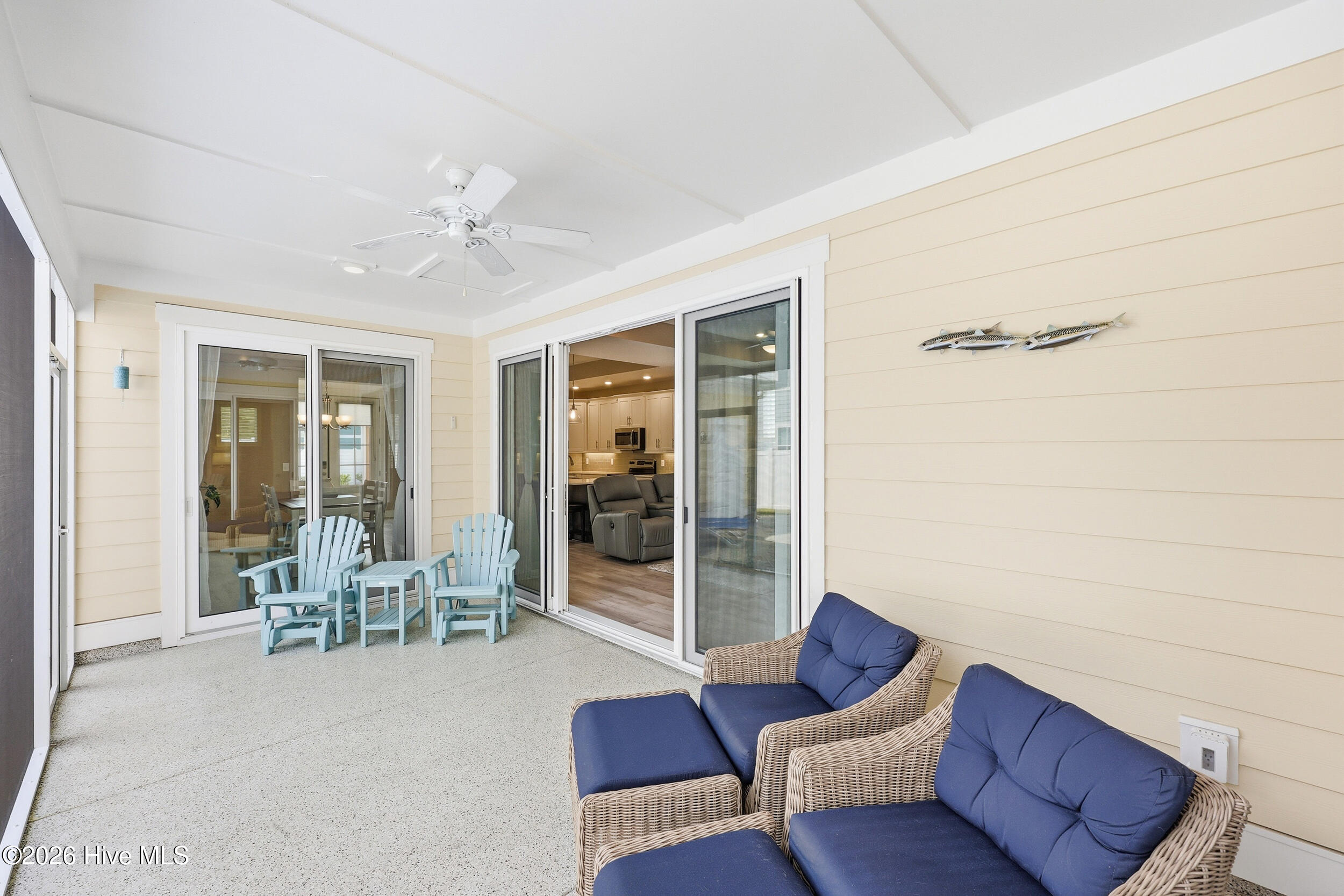 100563402 | Photo 26