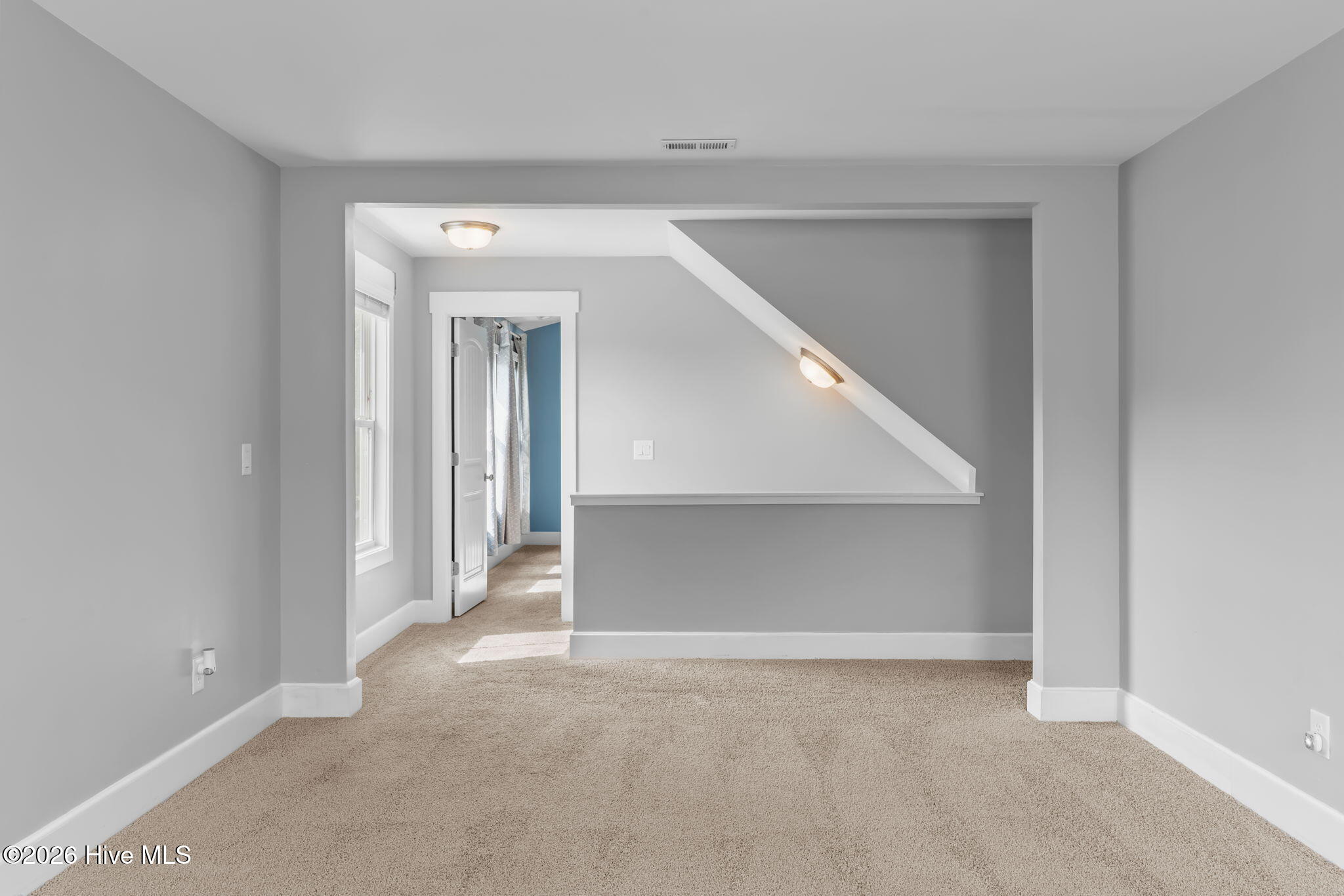 100562653 | Photo 39