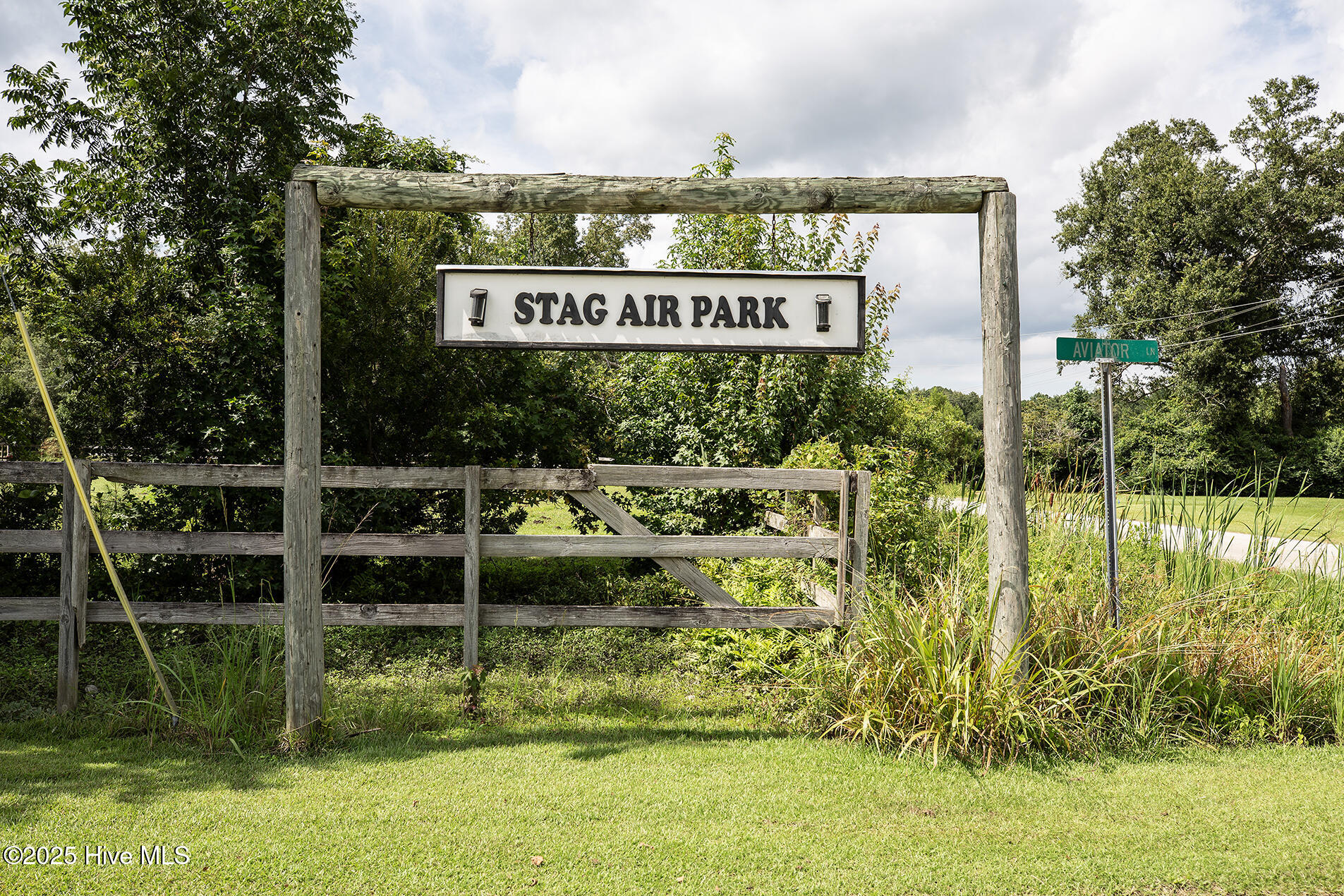 Homes for sale in Burgaw, NC | 95 Aviator Ln, Burgaw, NC 28425 | MLS# 100526494