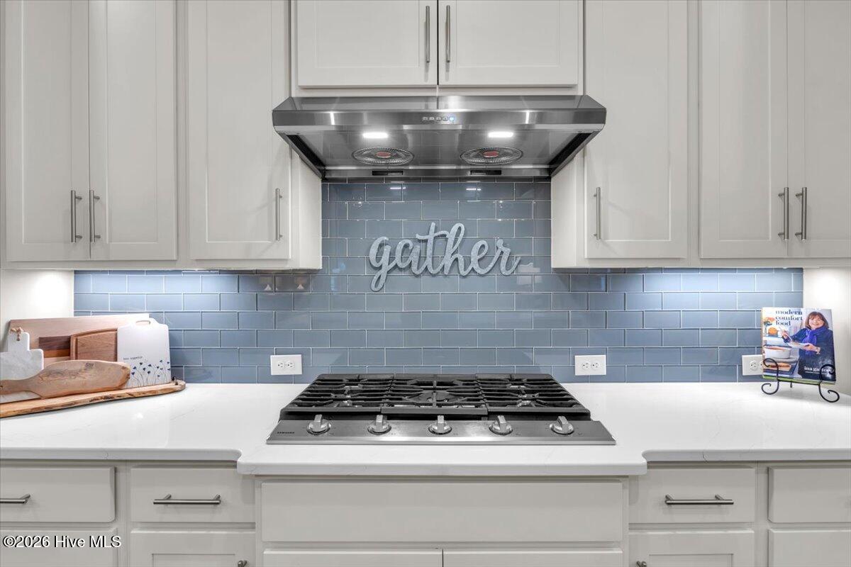 100558709 | Photo 25