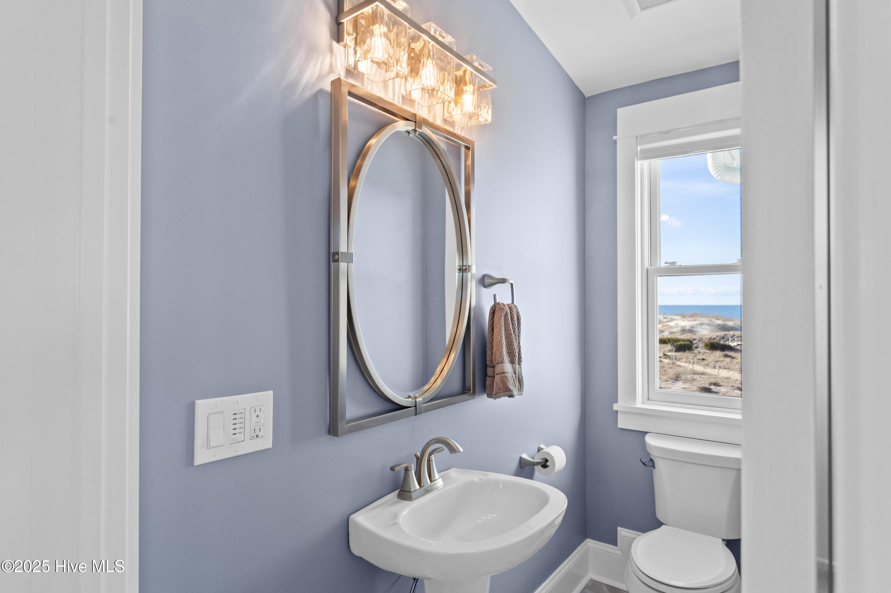 100494398 | Photo 41