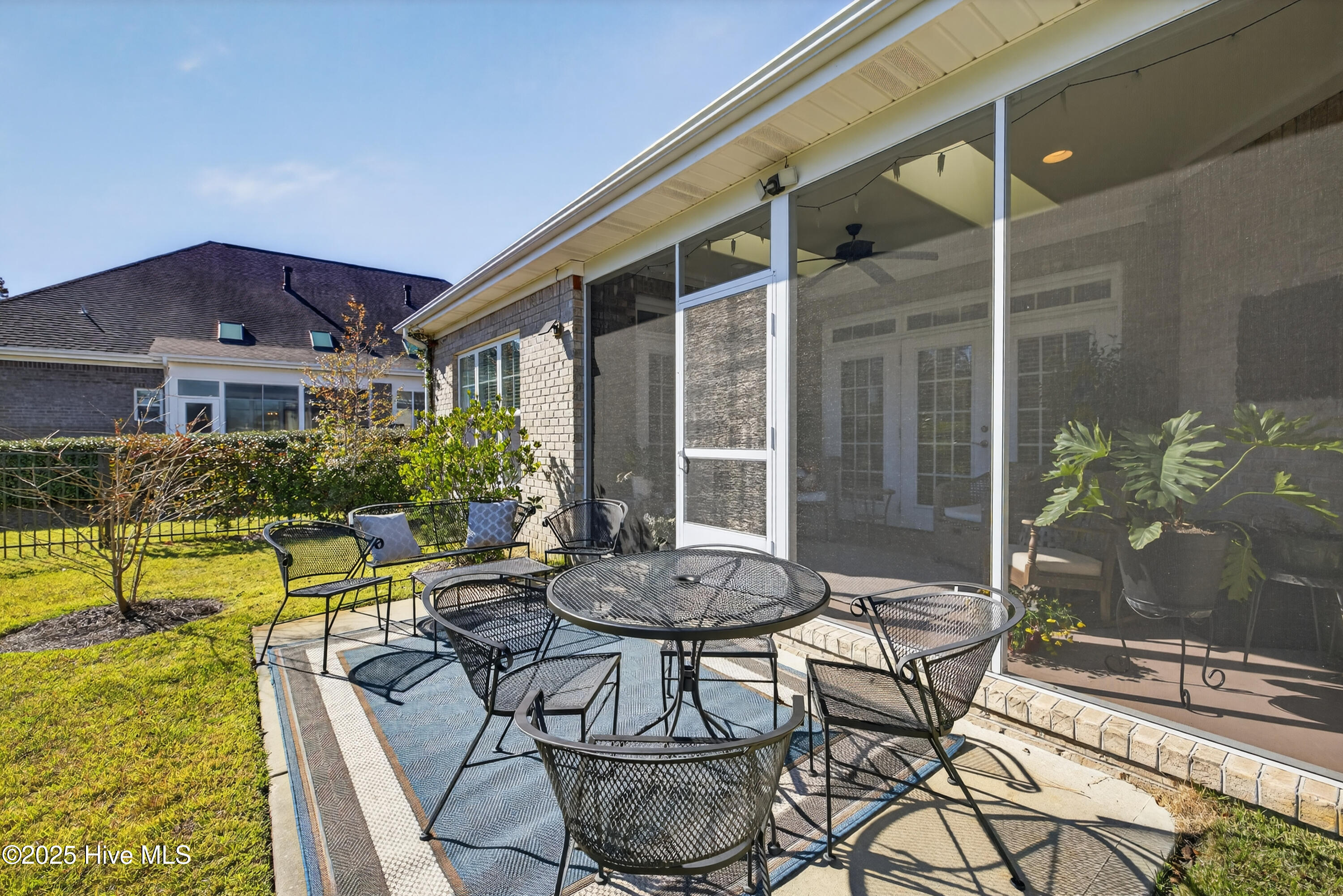 100541458 | Photo 24