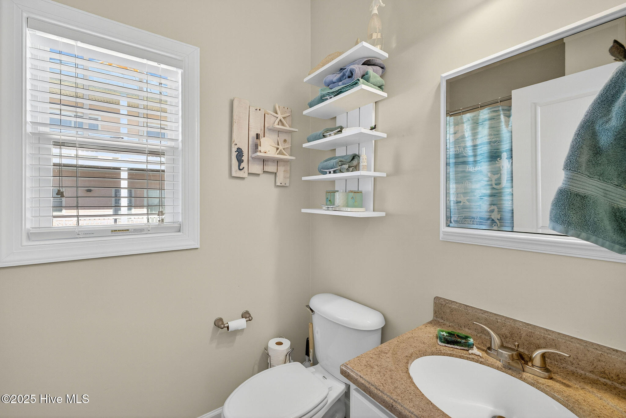 100533834 | Photo 22