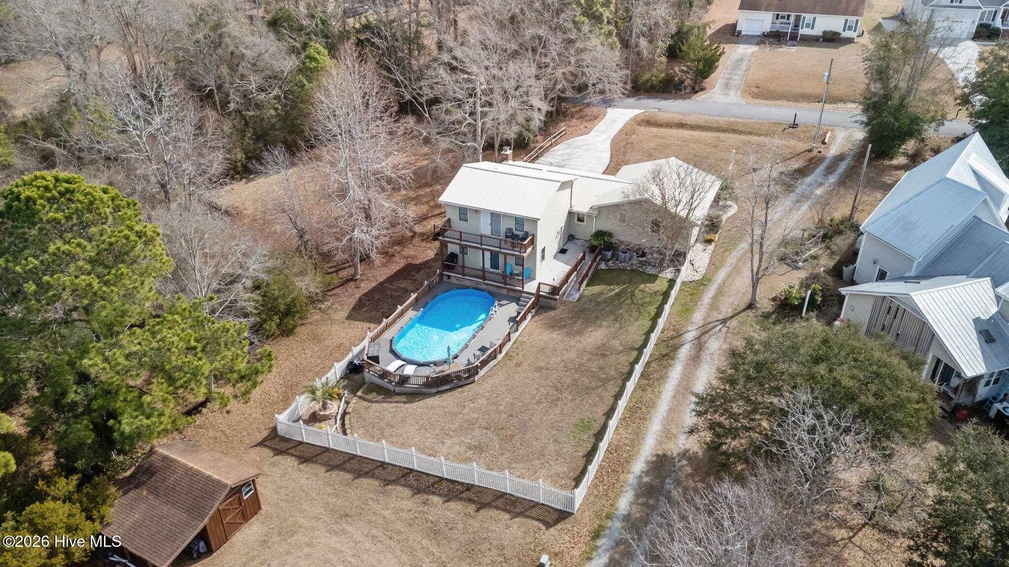 100558947 | Photo 51