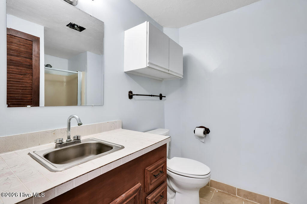 100570614 | Photo 11