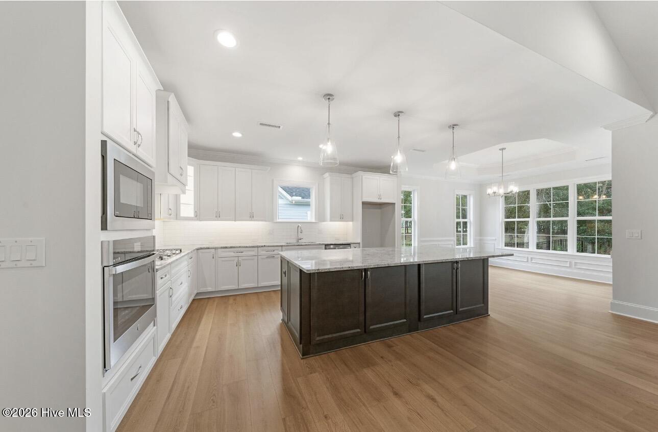 100556989 | Photo 15