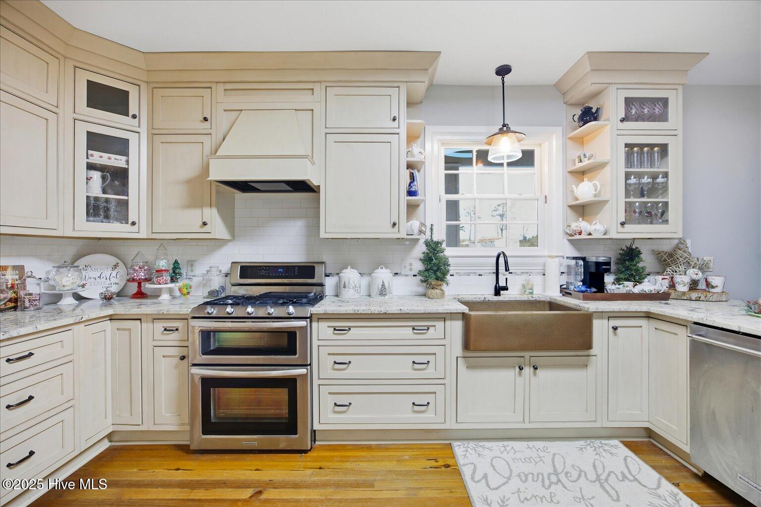 100545633 | Photo 22