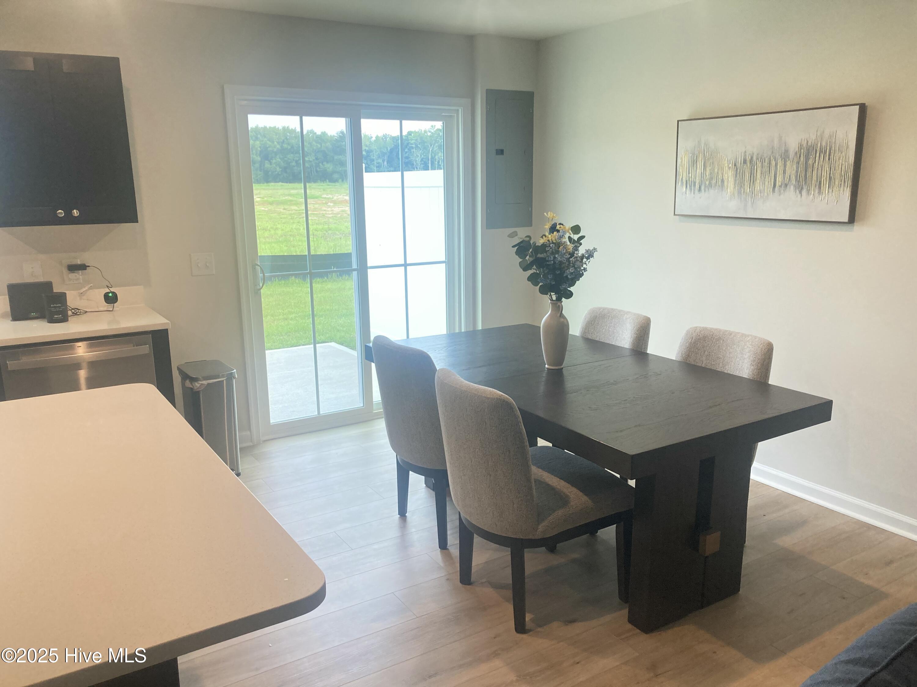 100525774 | Photo 21