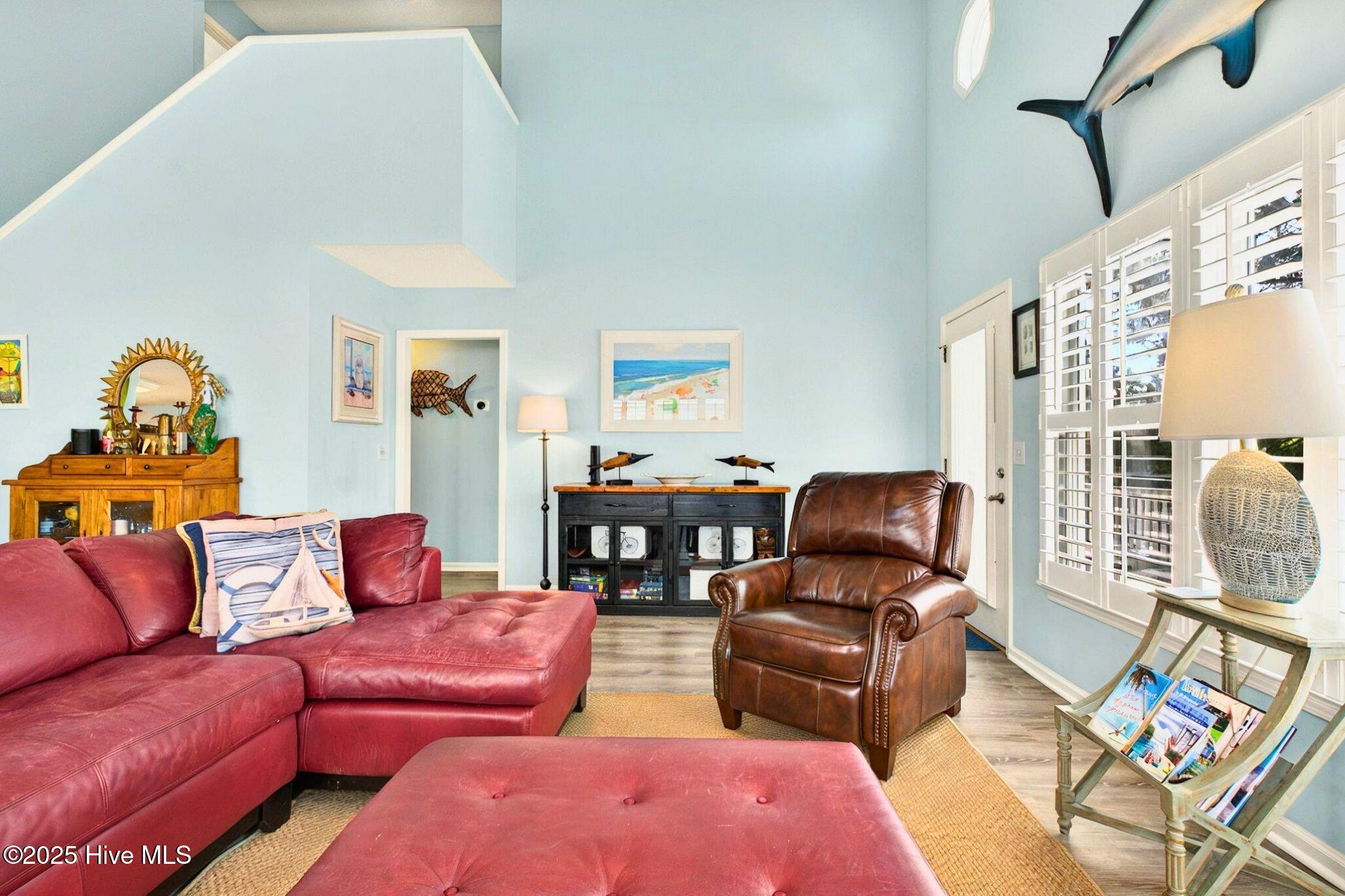 100508877 | Photo 15