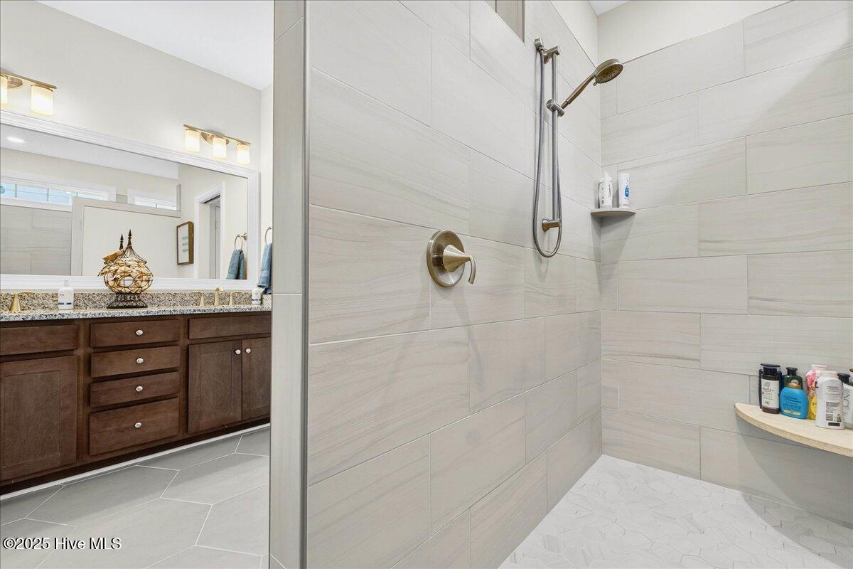 100537556 | Photo 24