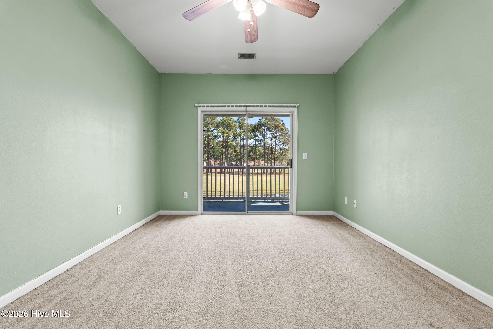 100569221 | Photo 19