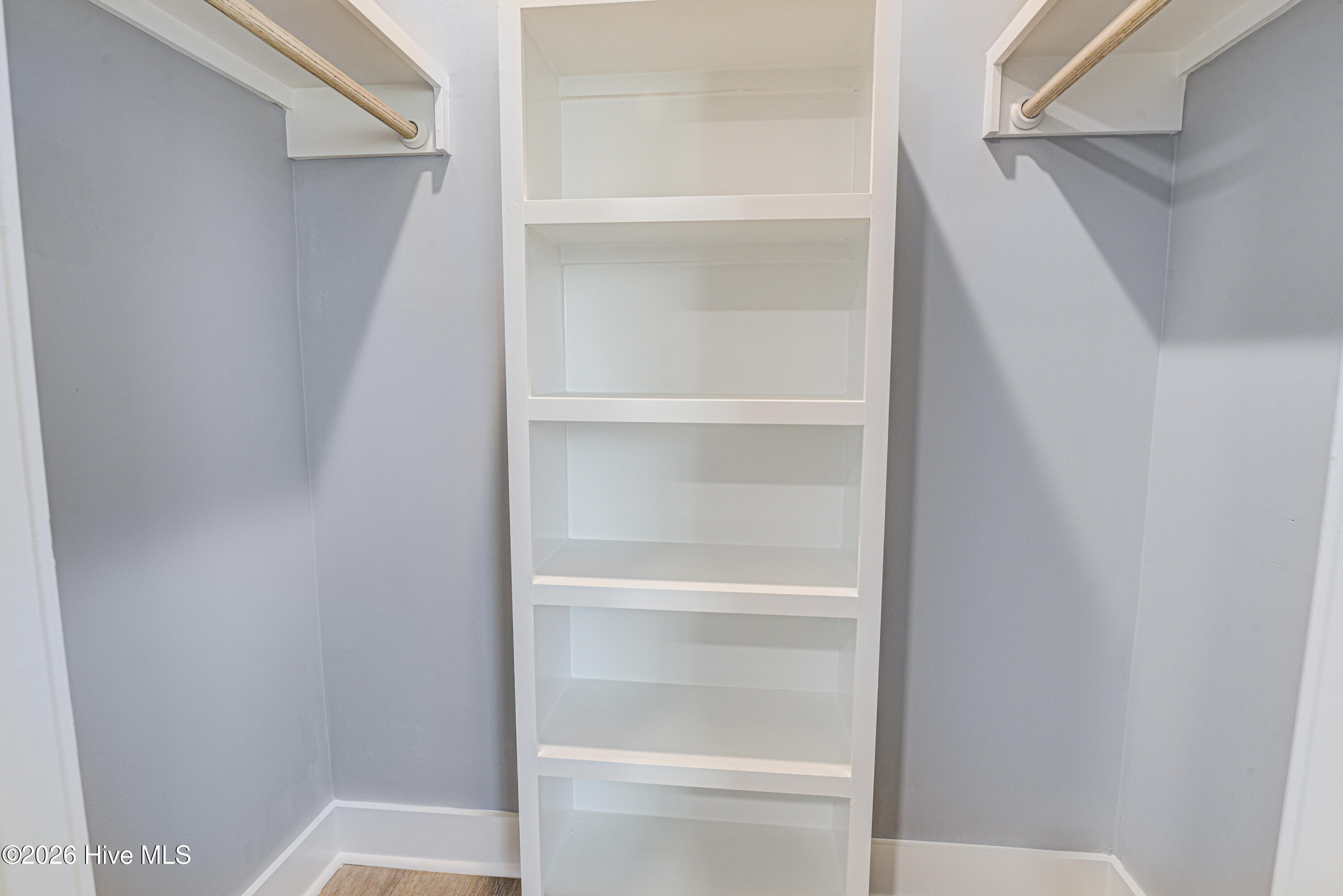 100558671 | Photo 23