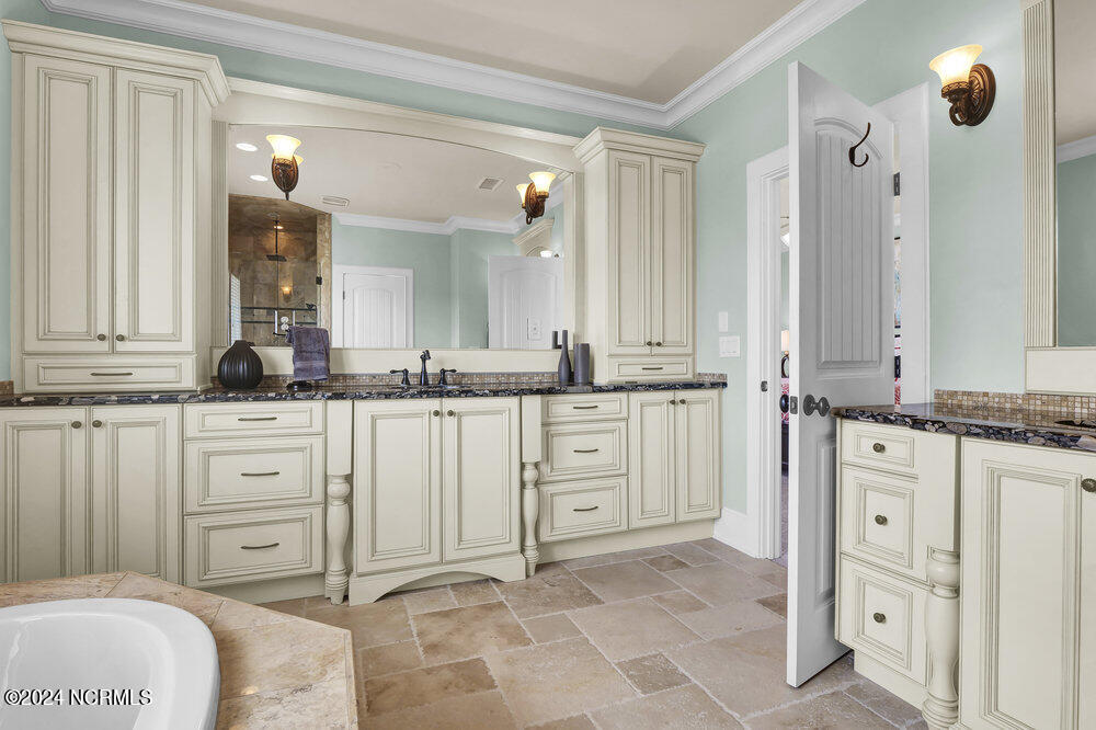 100498351 | Photo 25