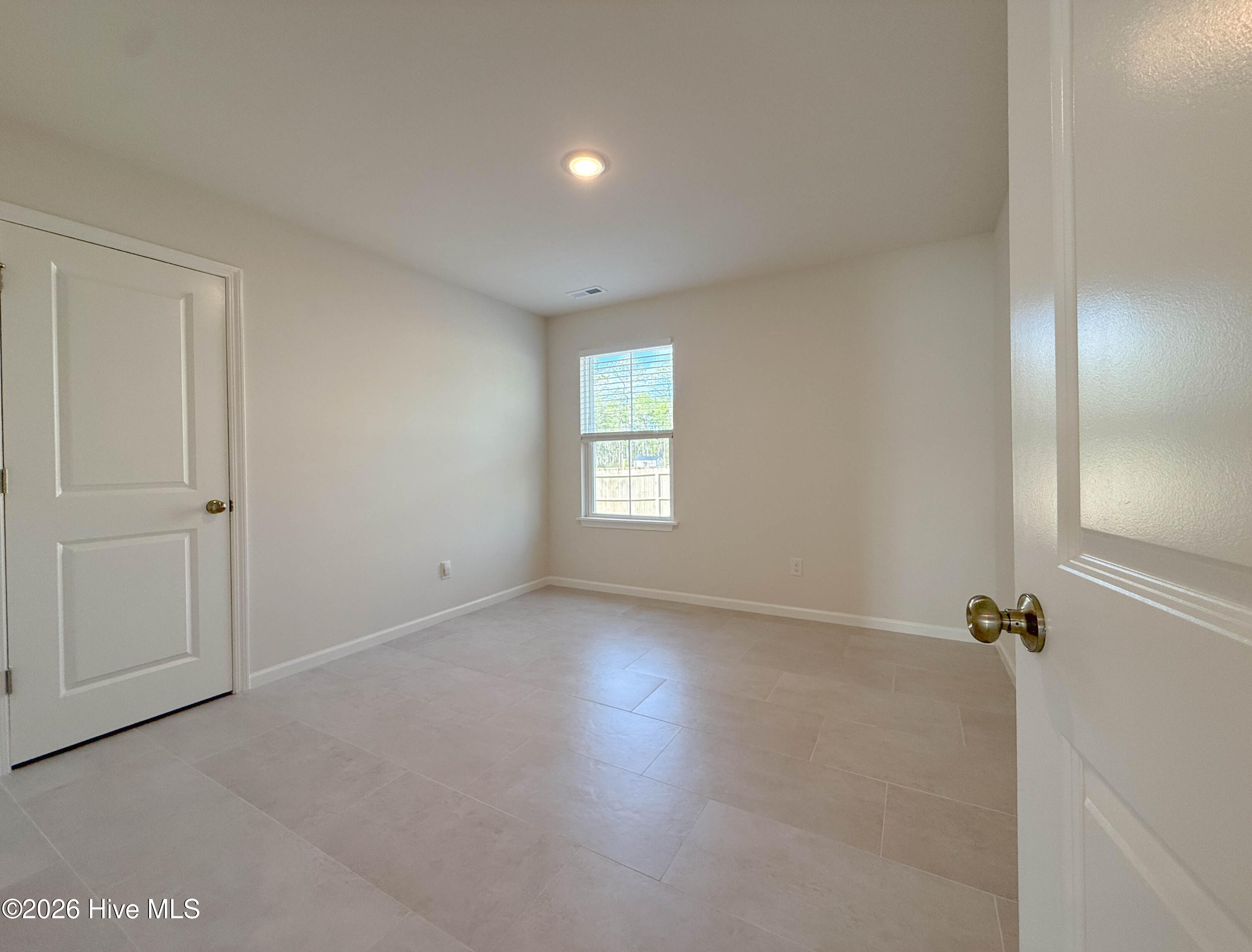 100548876 | Photo 31