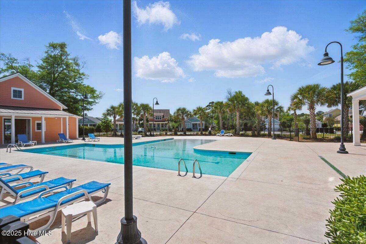 100504765 | Photo 63