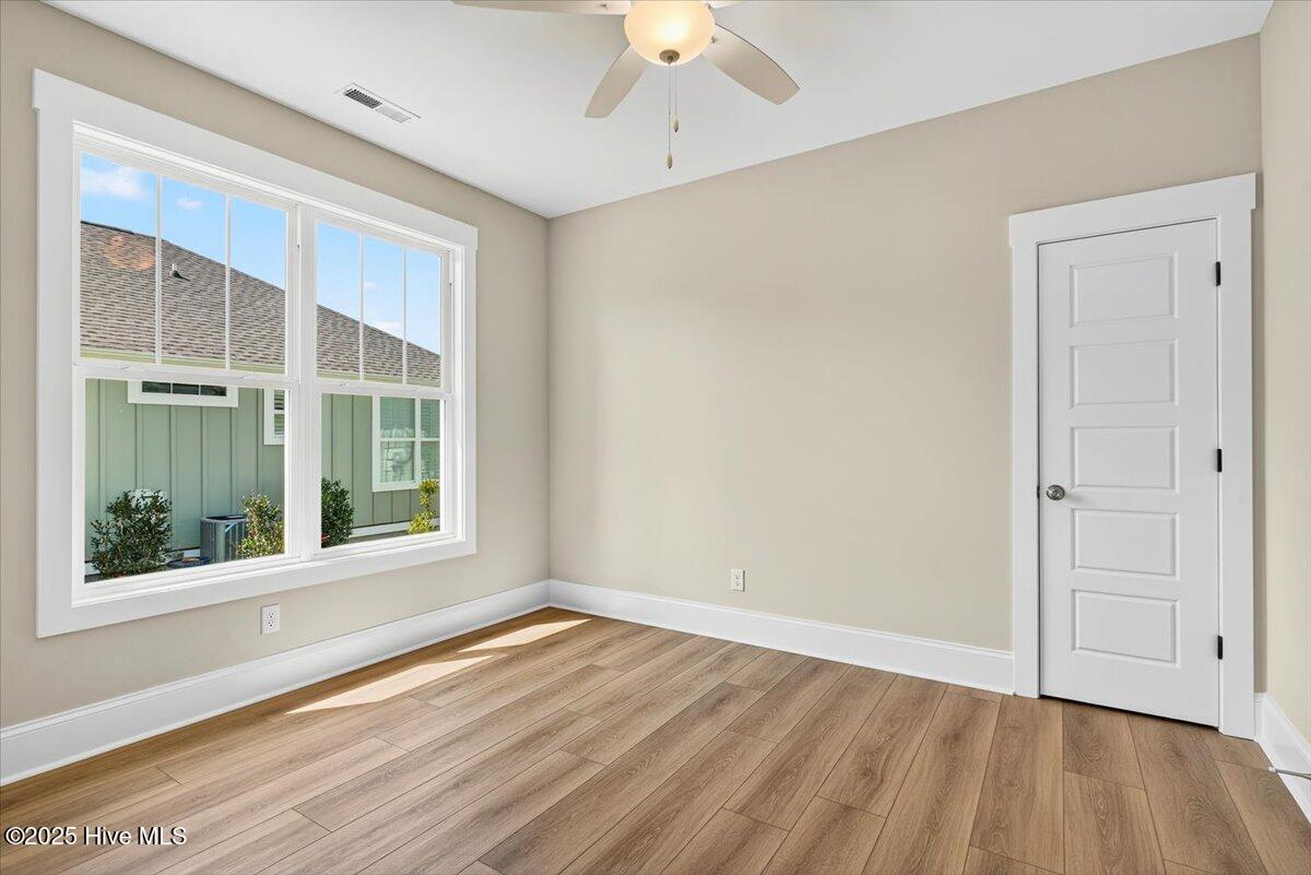 100504765 | Photo 40