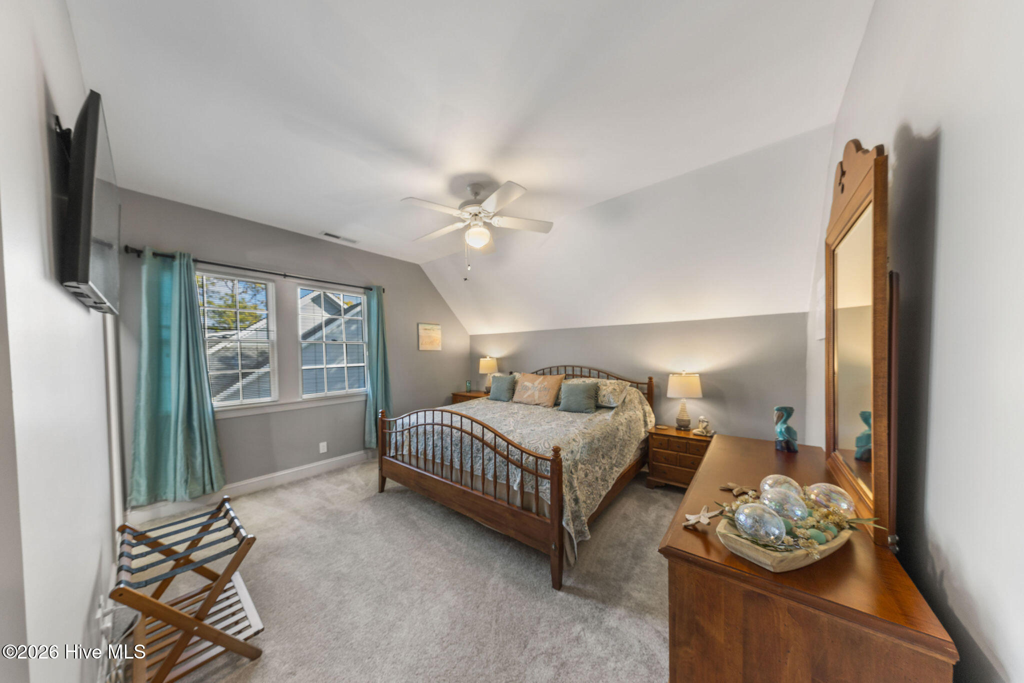 100553597 | Photo 54