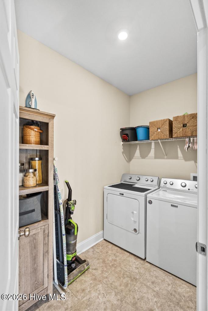 100565616 | Photo 23