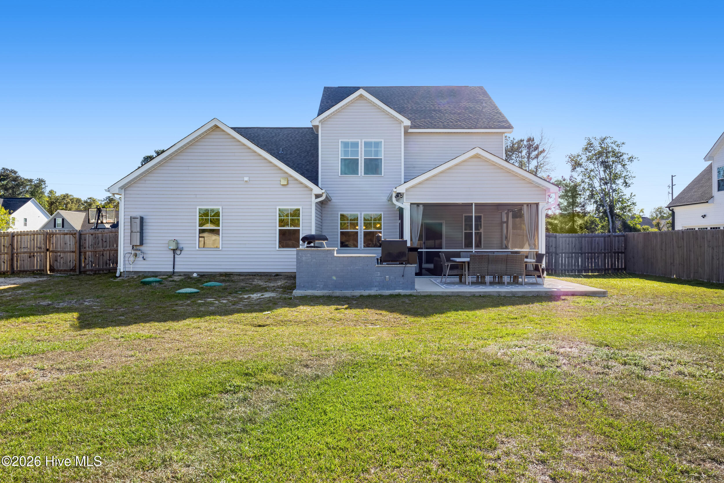 100569391 | Photo 51