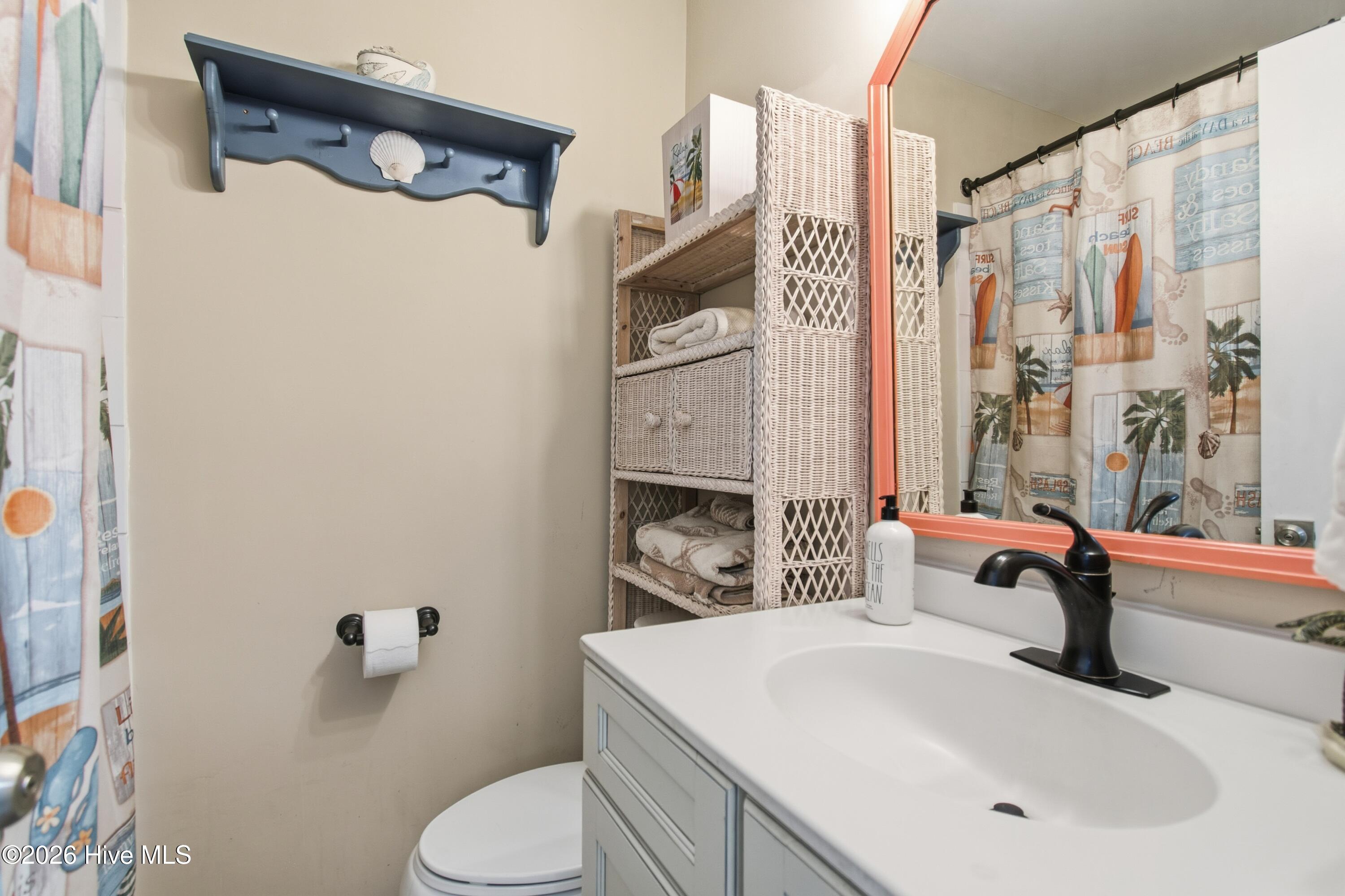 100549205 | Photo 26