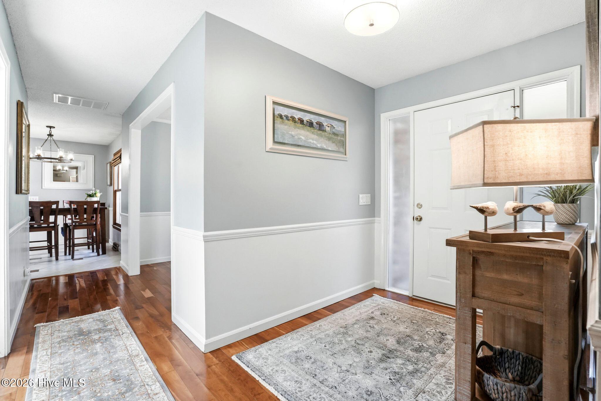 100563763 | Photo 12