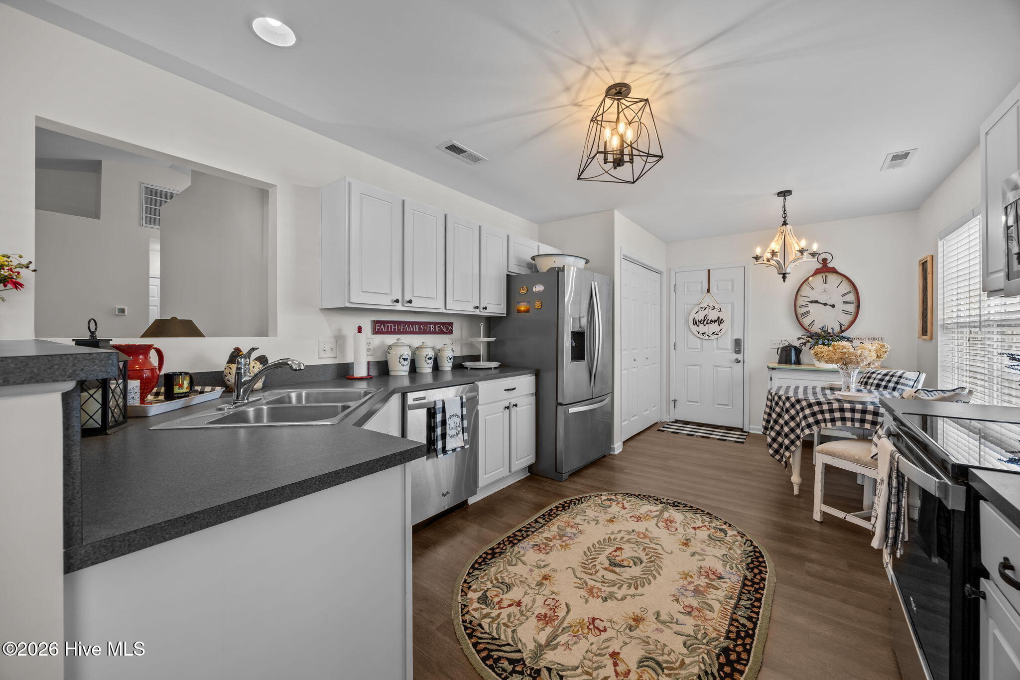 100557016 | Photo 23