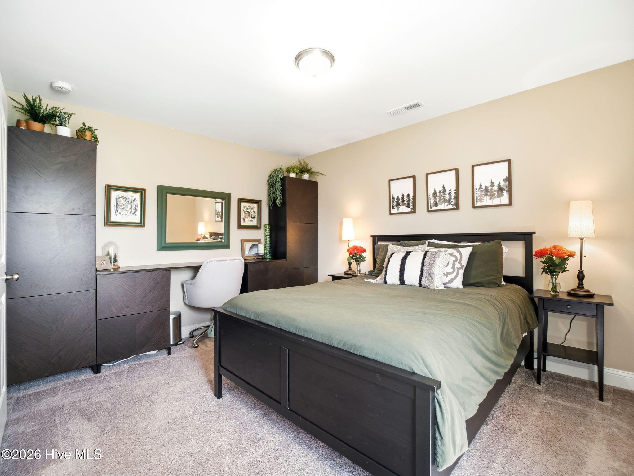 100569153 | Photo 42