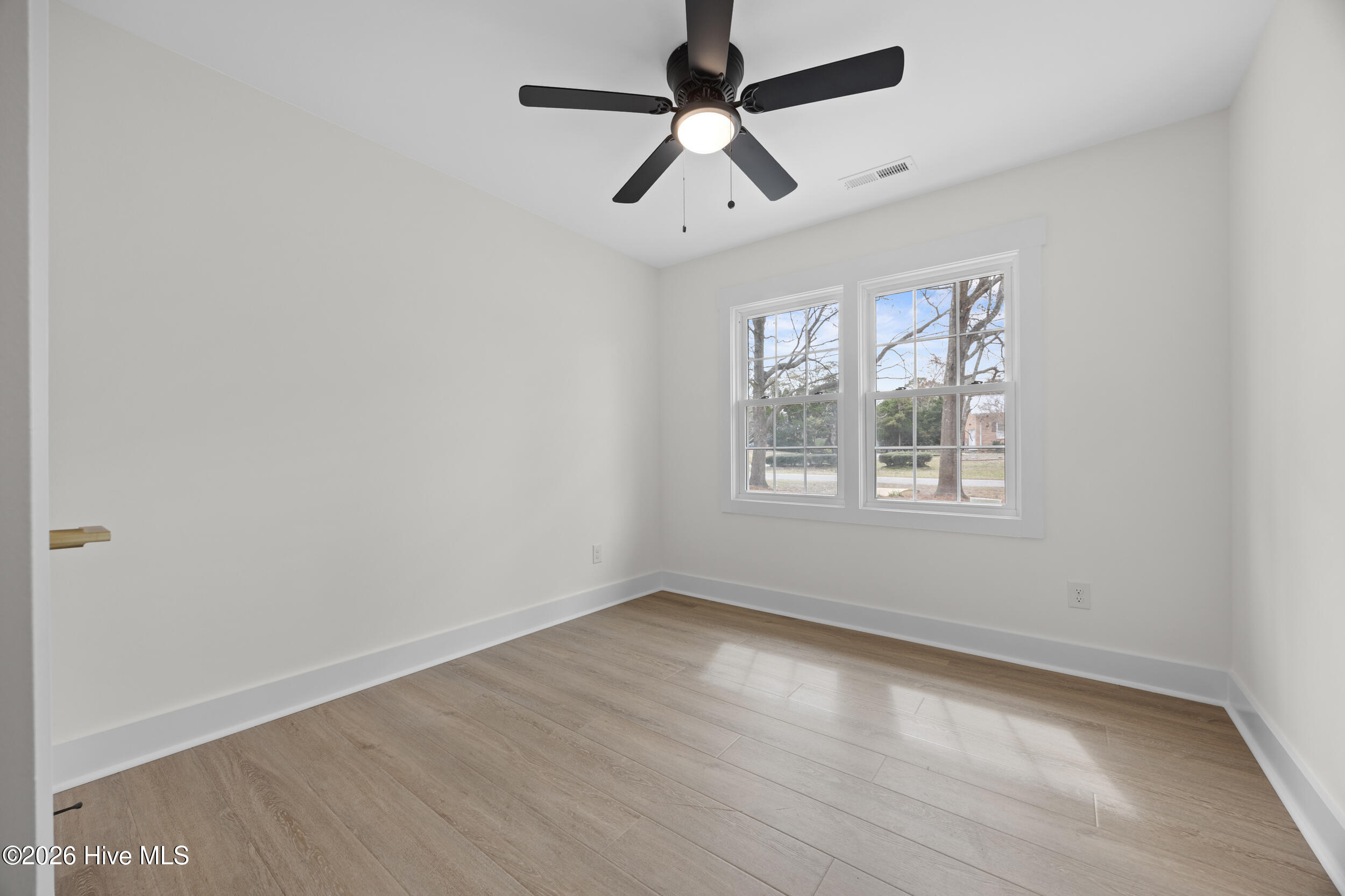 100556943 | Photo 34