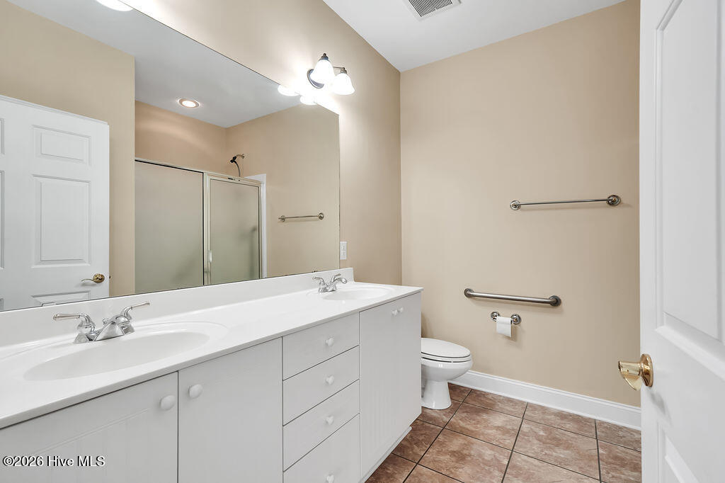 100565781 | Photo 19