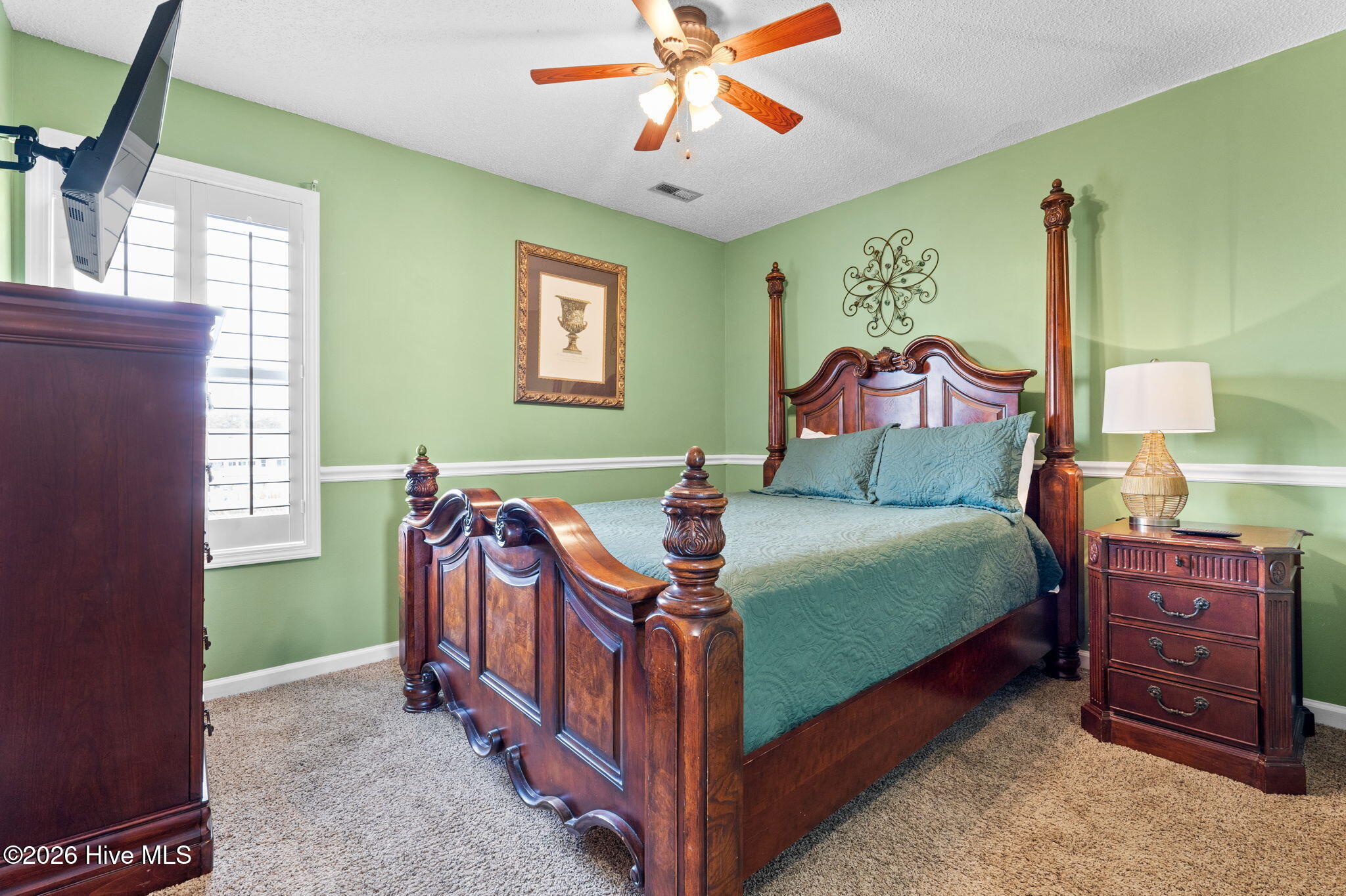 100570592 | Photo 35