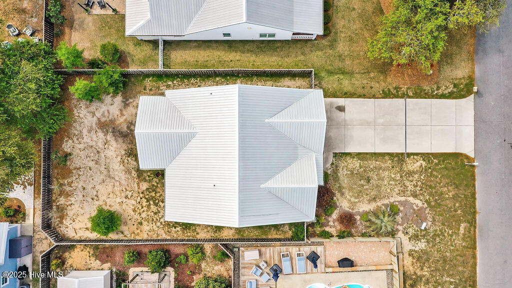 100504186 | Photo 36