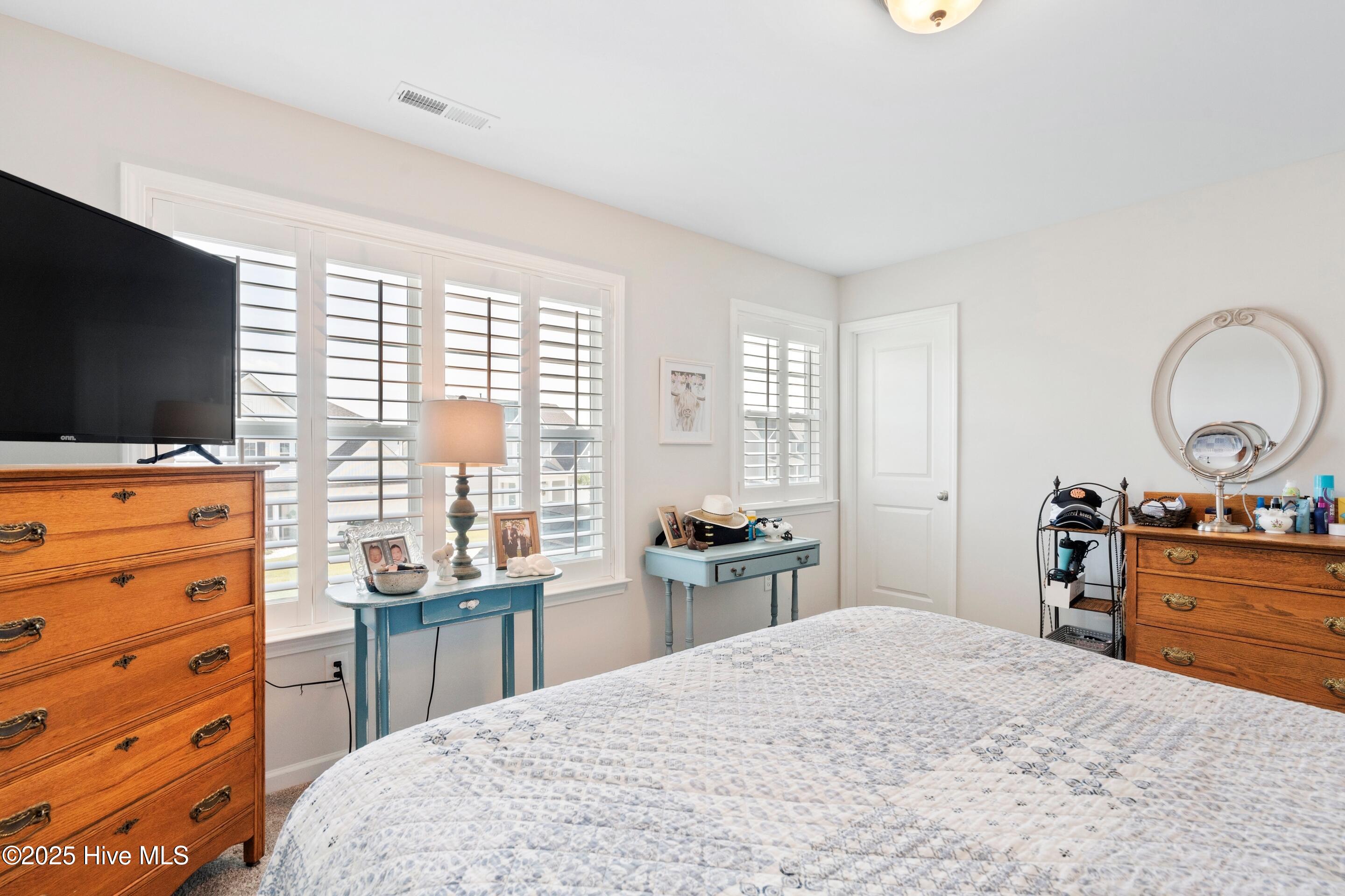 100527071 | Photo 25