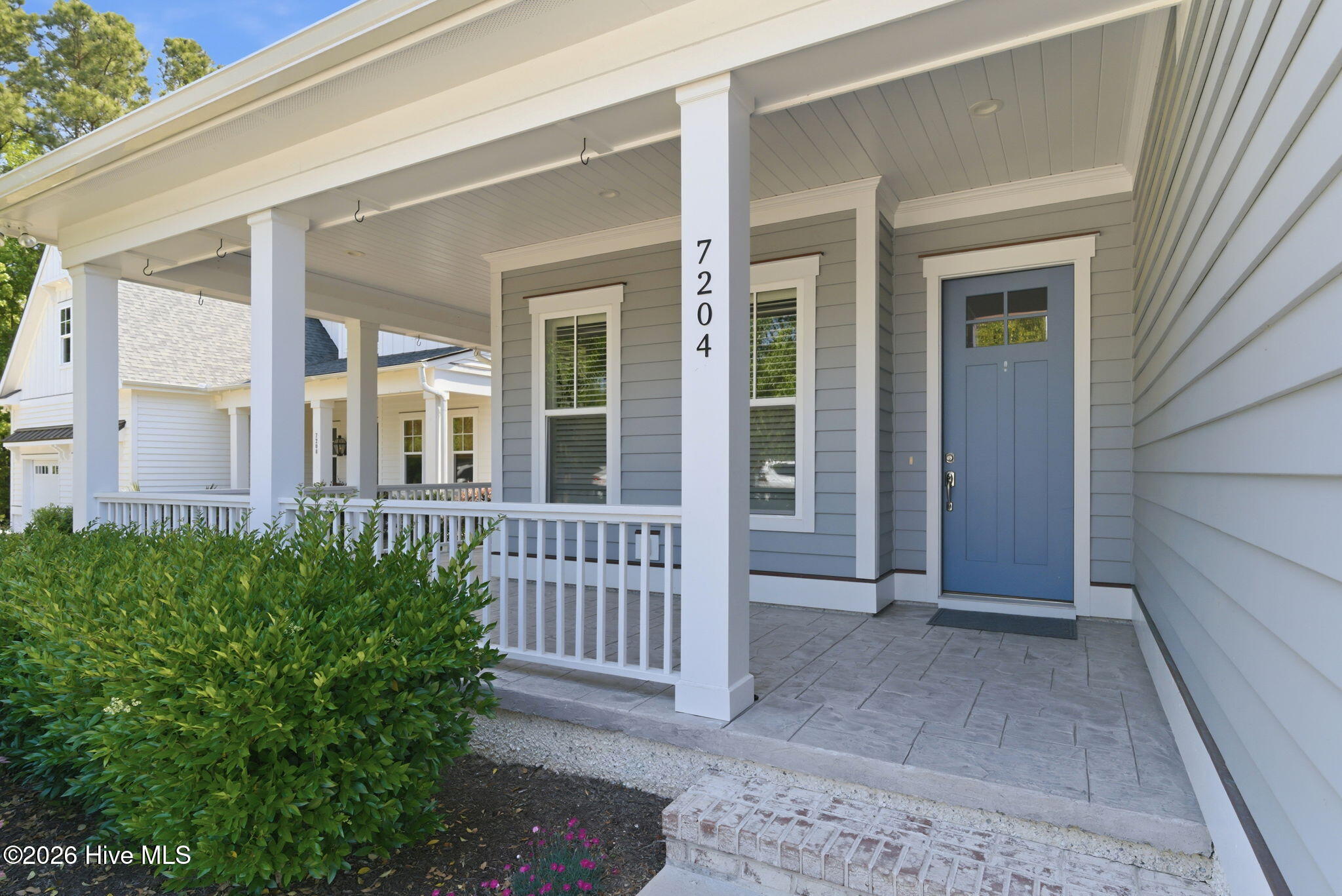 100569885 | Photo 50