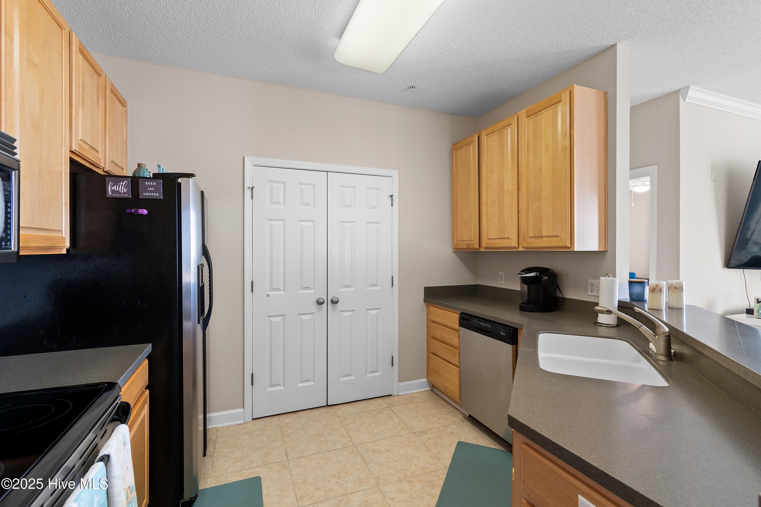 100536707 | Photo 11