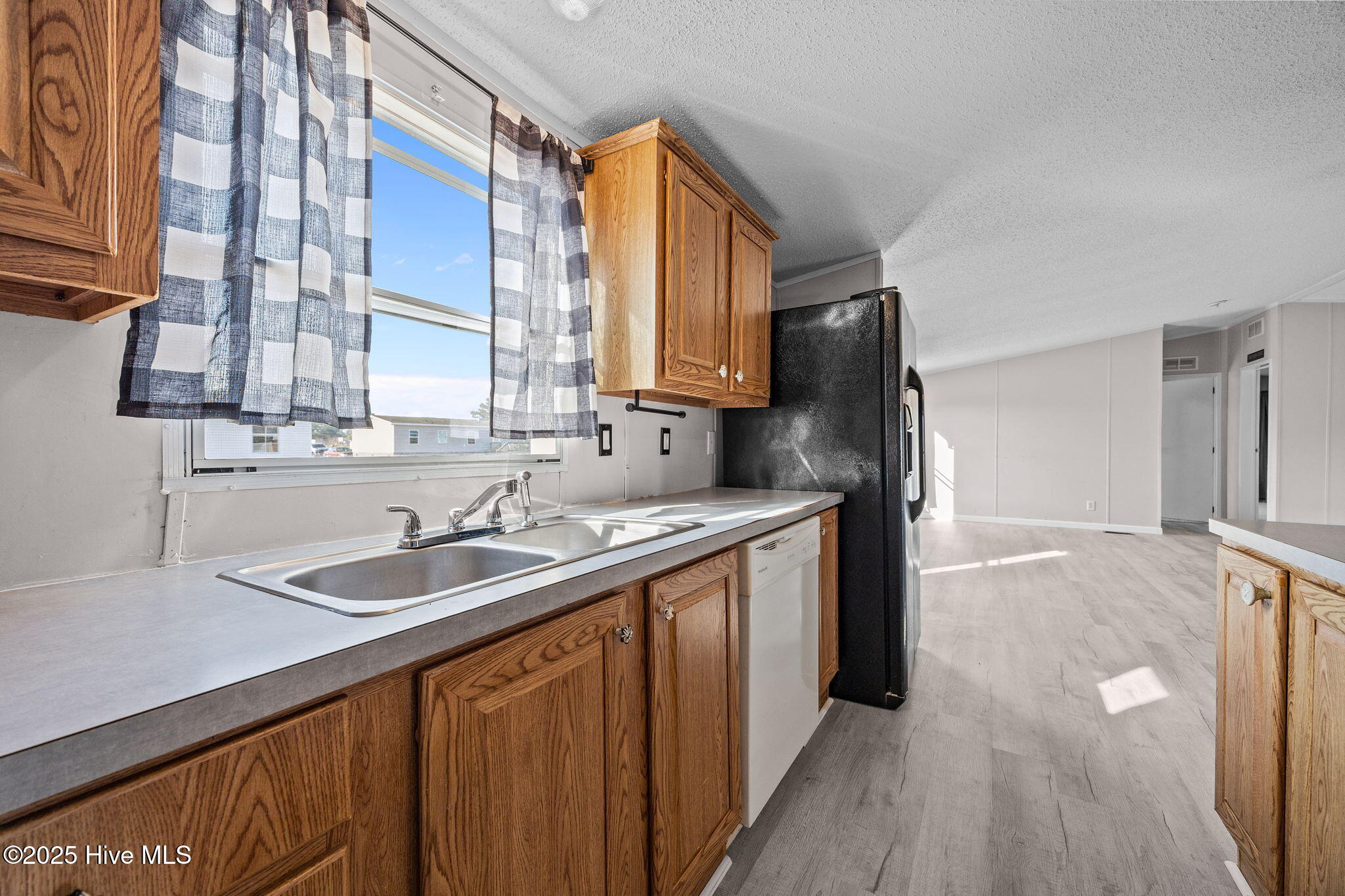 100546042 | Photo 14