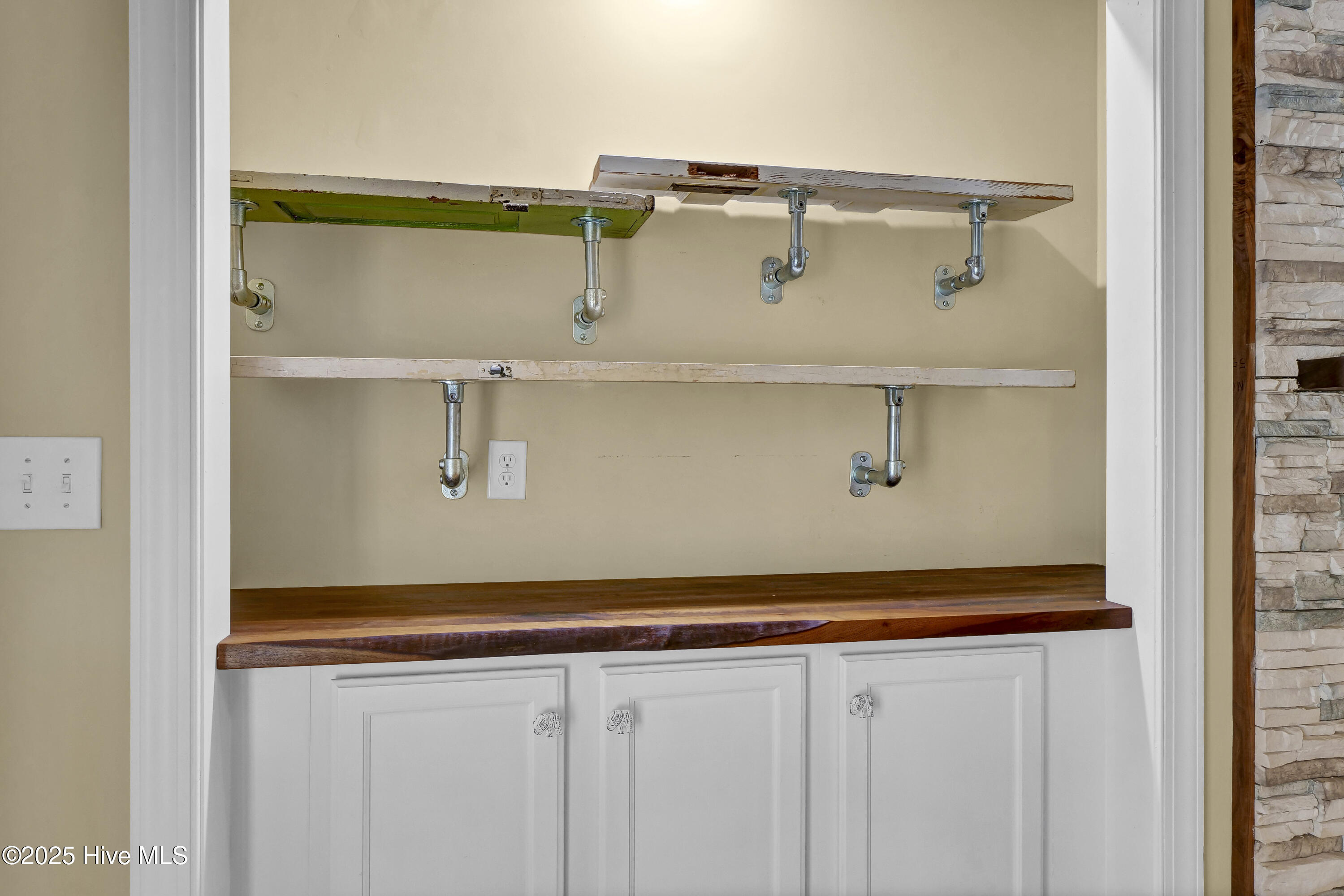 100543498 | Photo 12